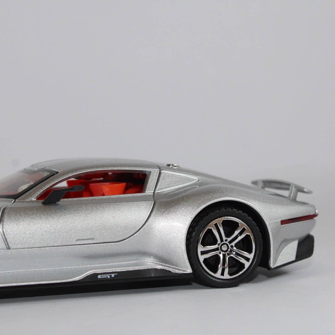 Mercedes-Benz AMG Vision Gran Turismo – 1:24 Scale Die-Cast Model