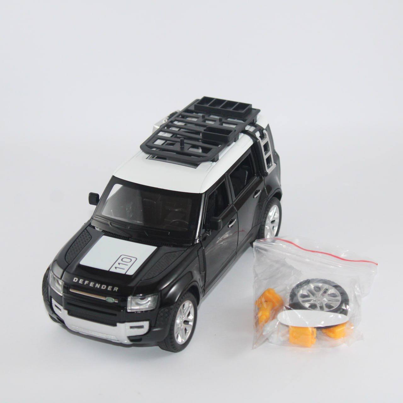 Land Rover Defender Die-cast Model Car – 1:24 Scale