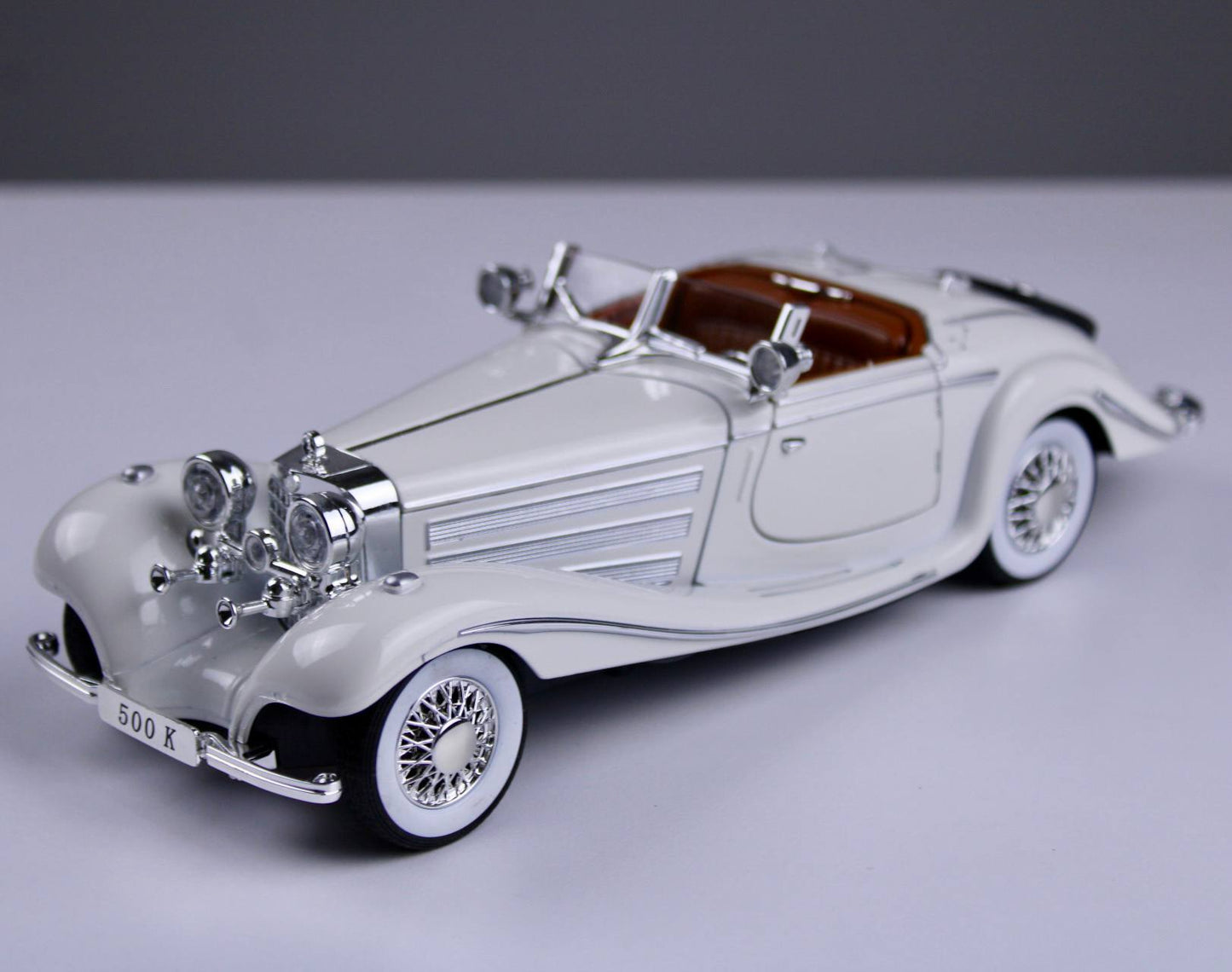 Mercedes Classic 500K 1:24 Scale Die-Cast Model Car