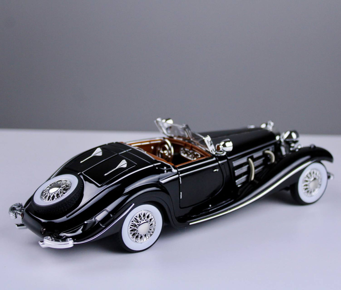 Mercedes Classic 500K 1:24 Scale Die-Cast Model Car