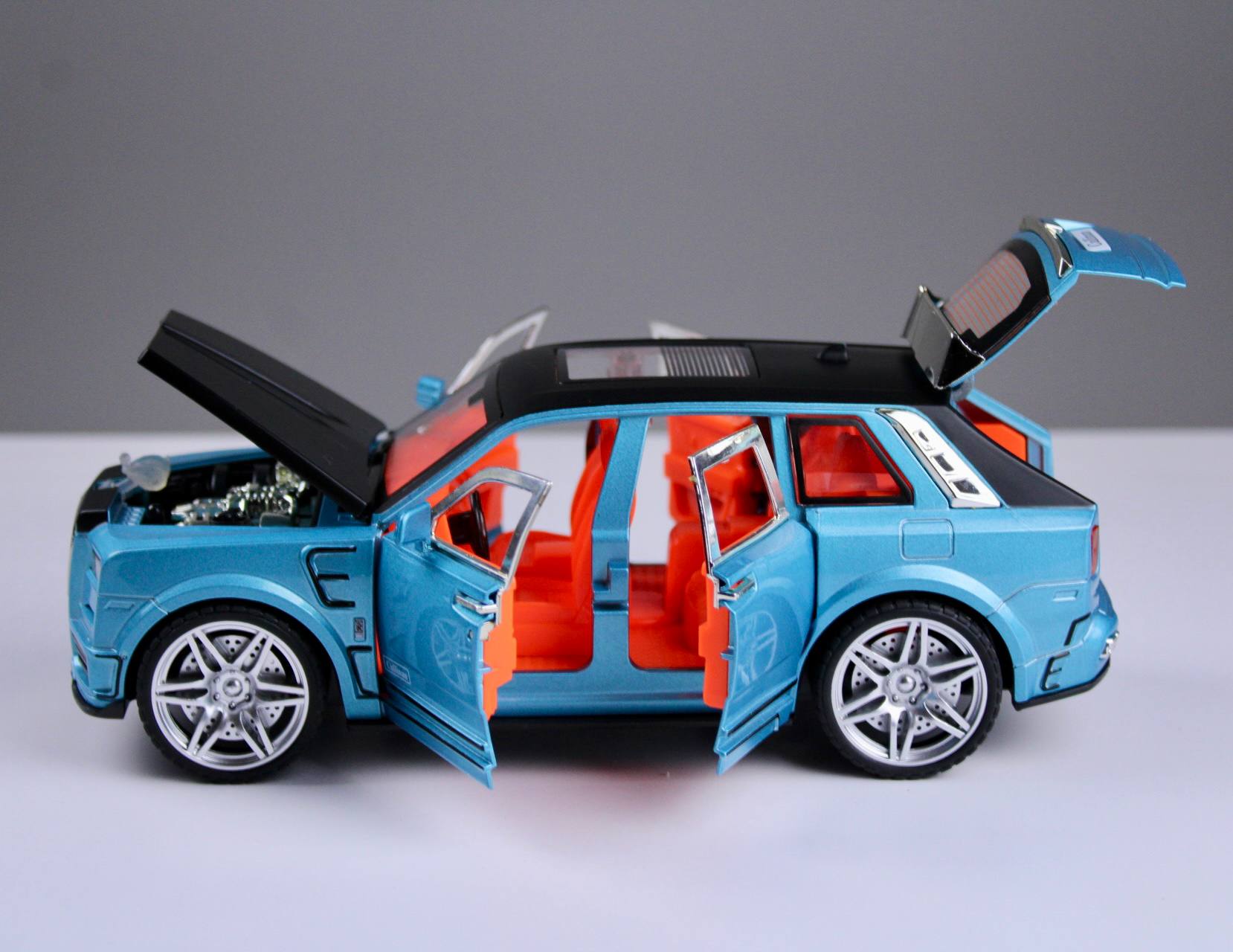 Rolls Royce Cullinan Mansory Model Car – 1:24 Scale