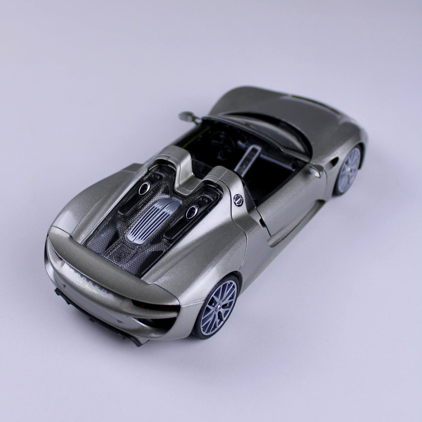 Porsche 918 Spyder Die-Cast Model – Welly NEX Models