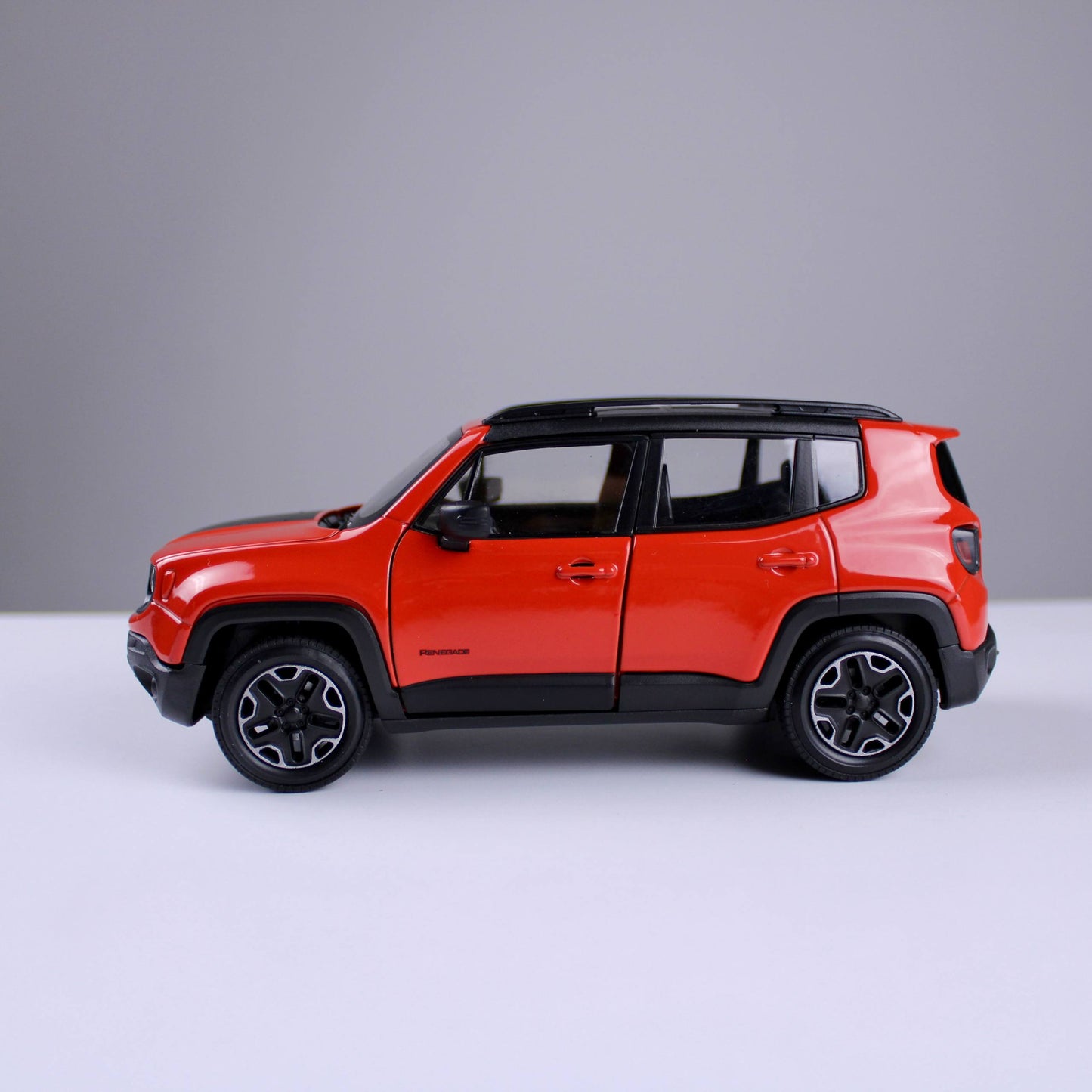 Jeep Renegade Trailhawk Die-Cast Model - orange