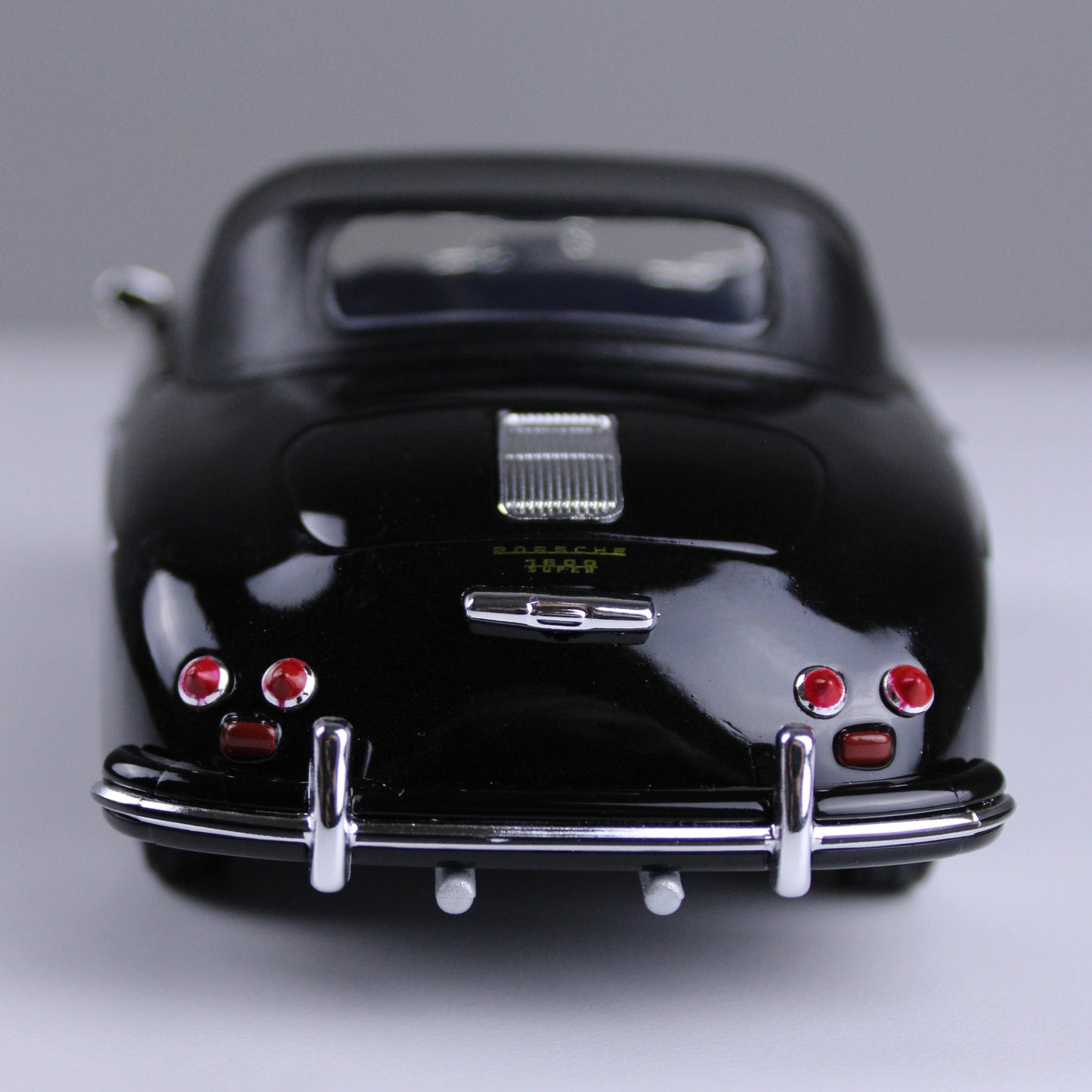 مجسم سيارة بورش 356A سبيدستر (Porsche 356A Speedster)