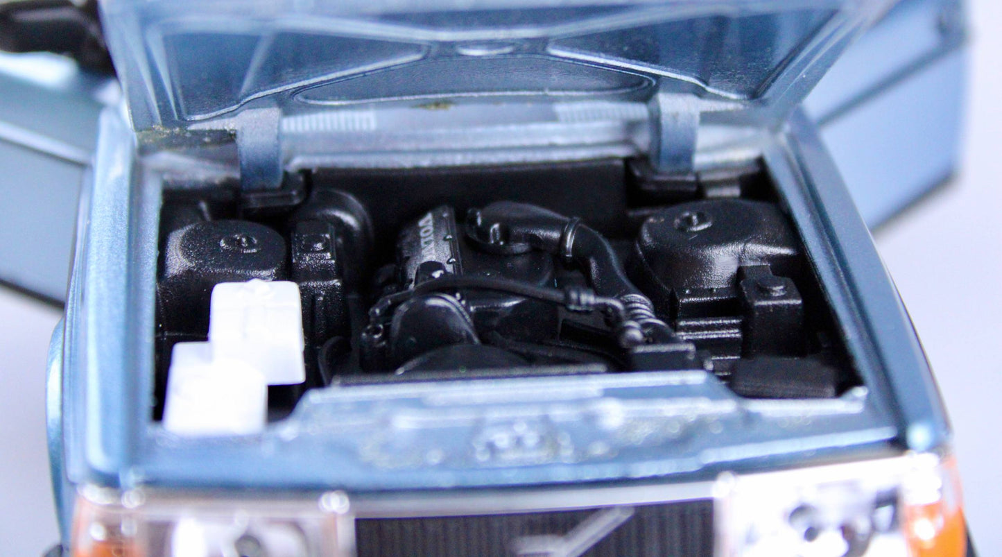 مجسم سيارة فولفو 240 GL – أزرق سماوي