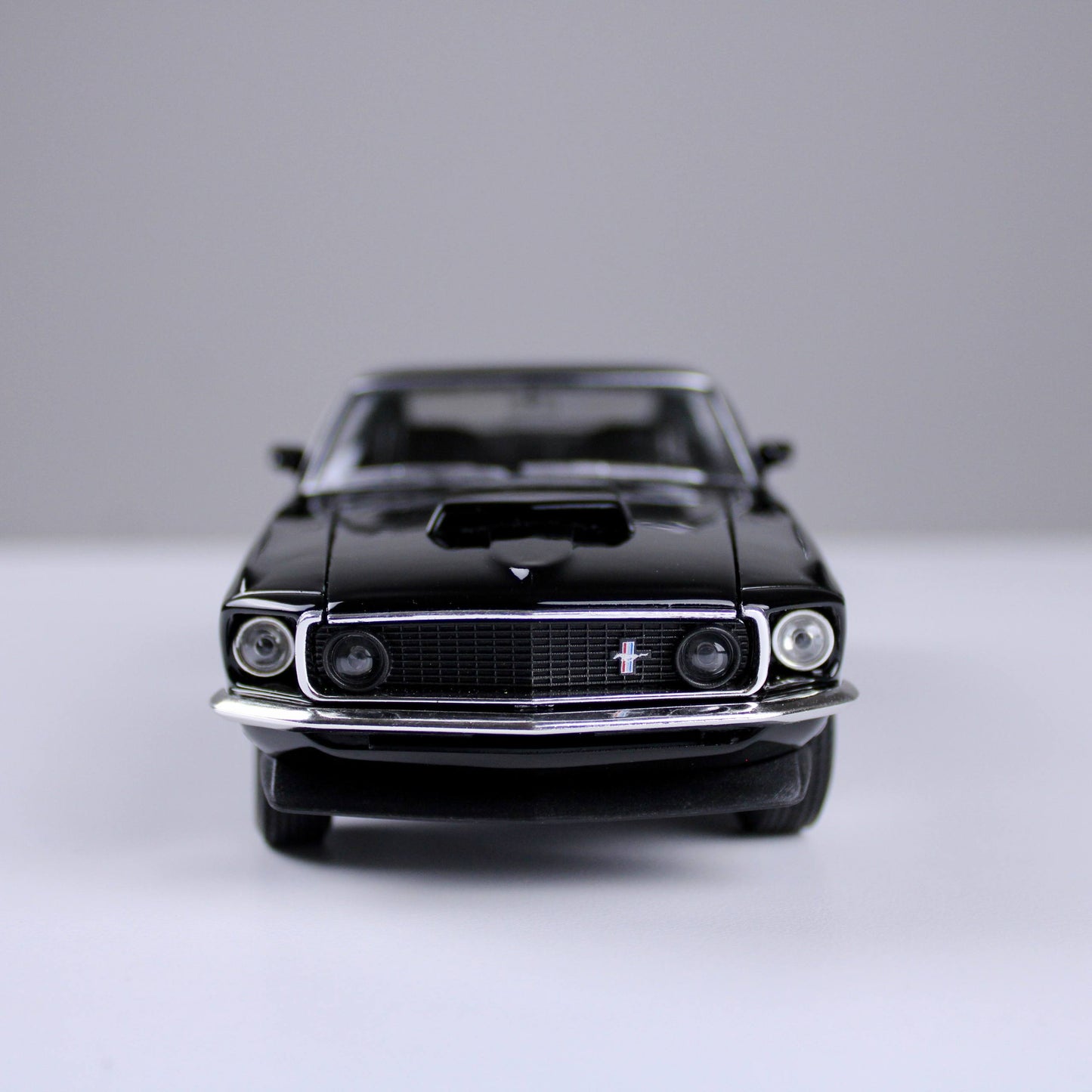 مجسم سيارة فورد موستانج بوس 429 – لون أسود