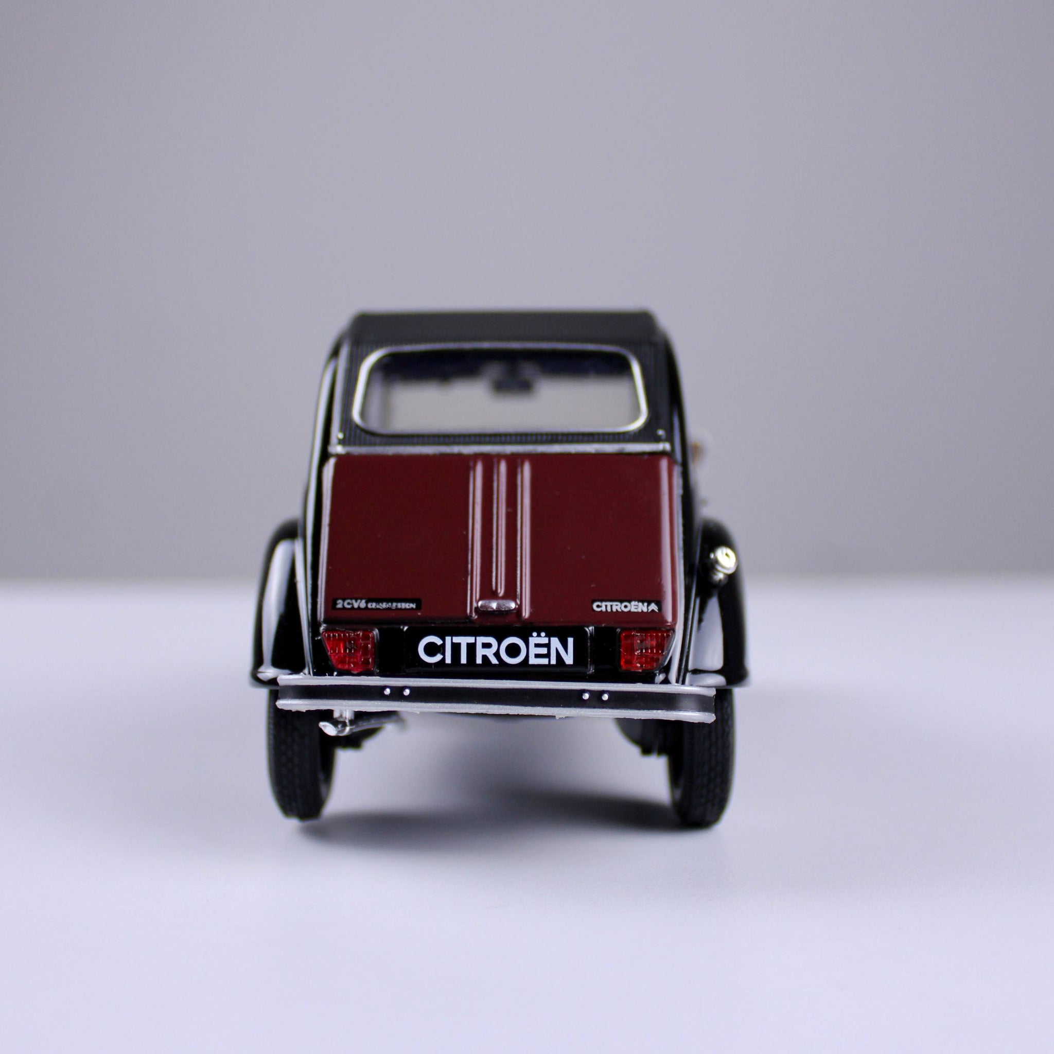 مجسم سيارة Citroën 2CV 6 Charleston