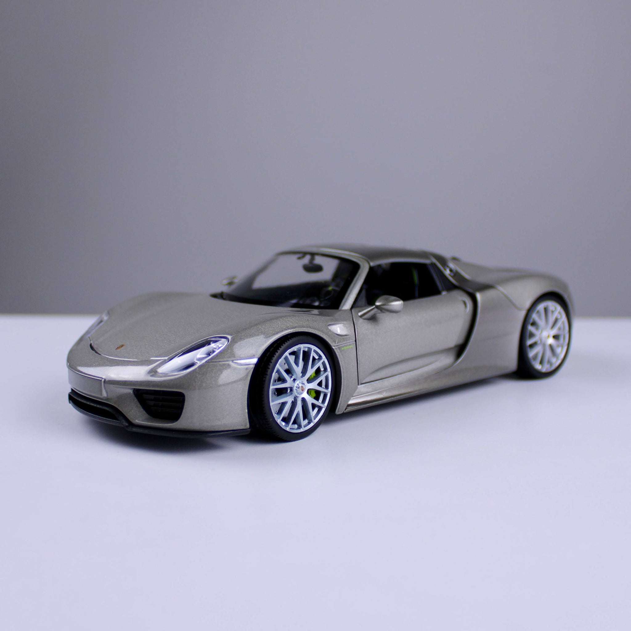 Porsche 918 Spyder - Champagne