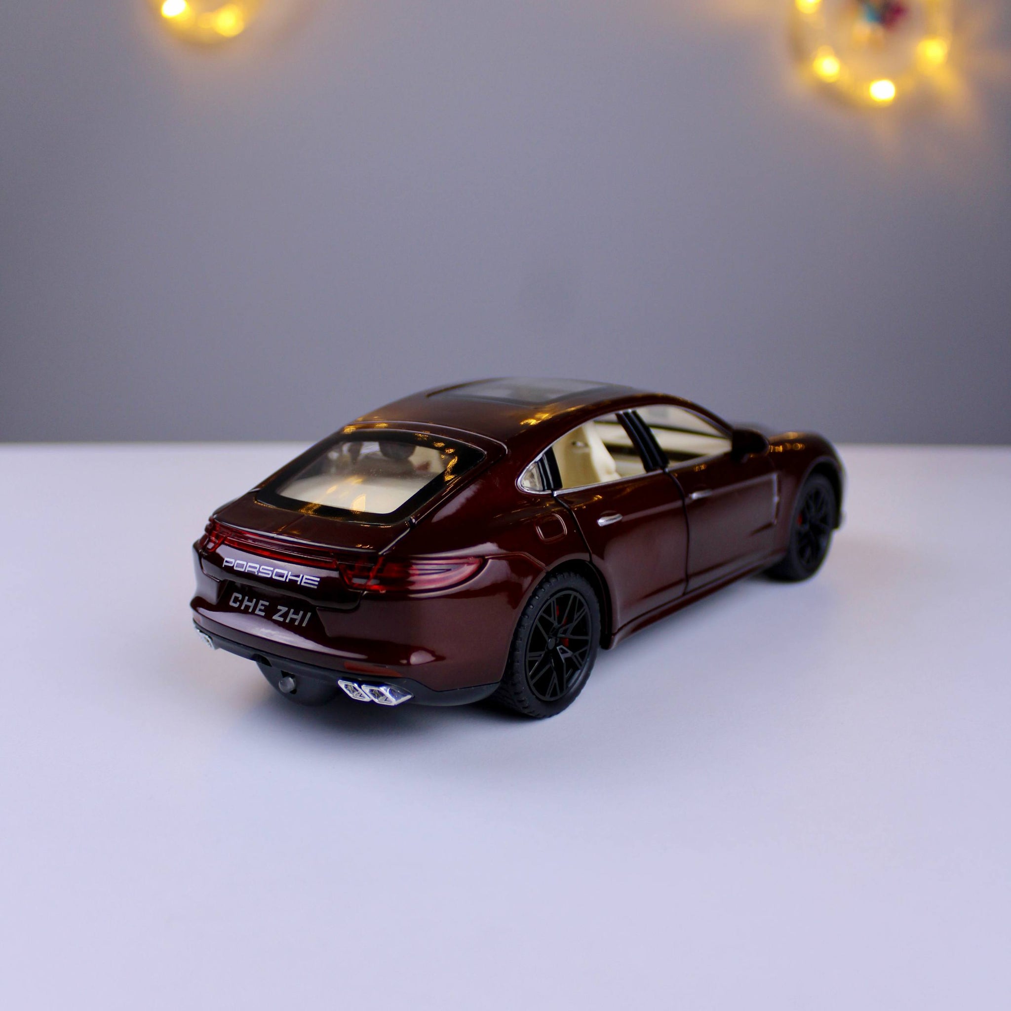 نموذج مصغر من بورش باناميرا - بمقياس 1:24