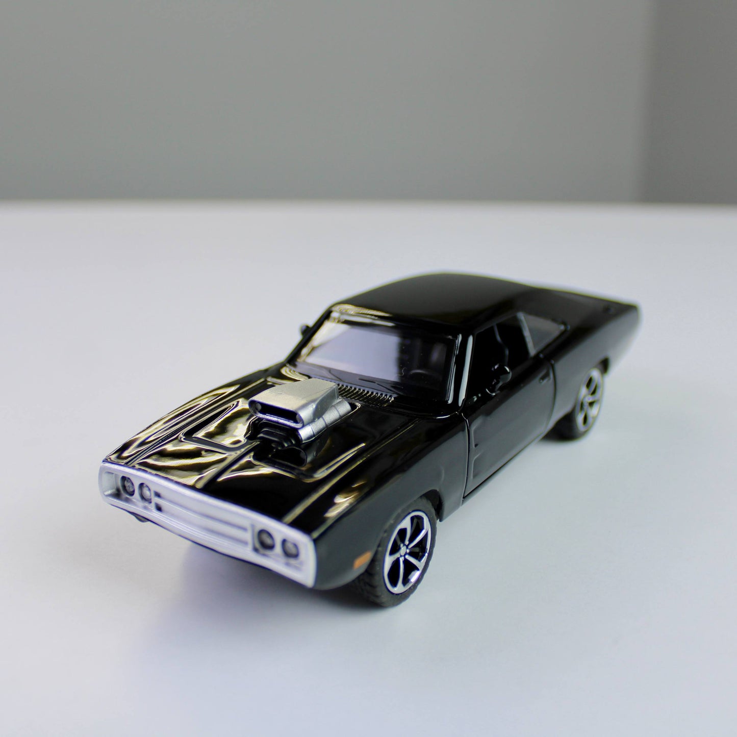 Dodge Charger 1970 1:32 Diecast Model