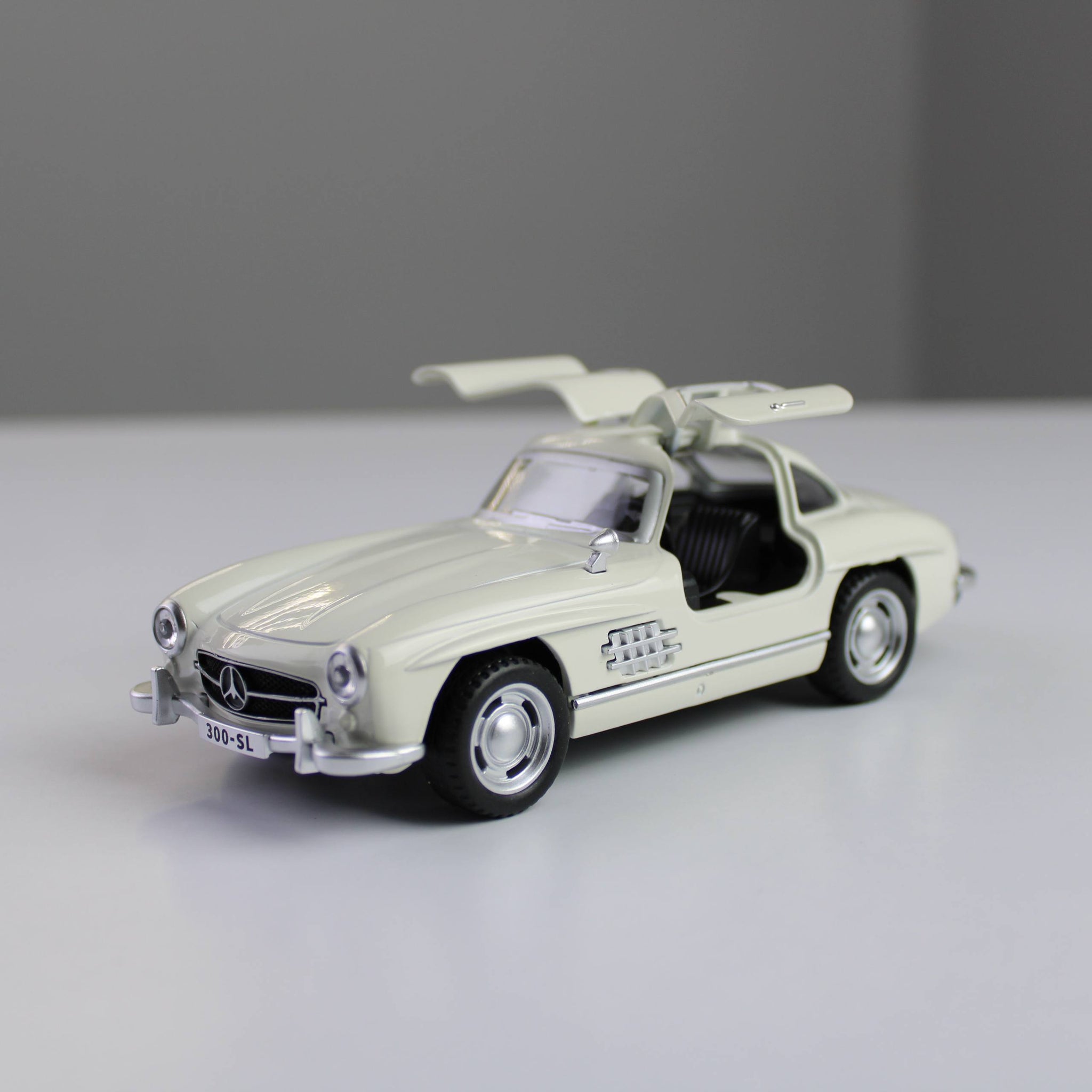 مجسم سيارة مرسيدس بنز 300SL – مقاس 1:32