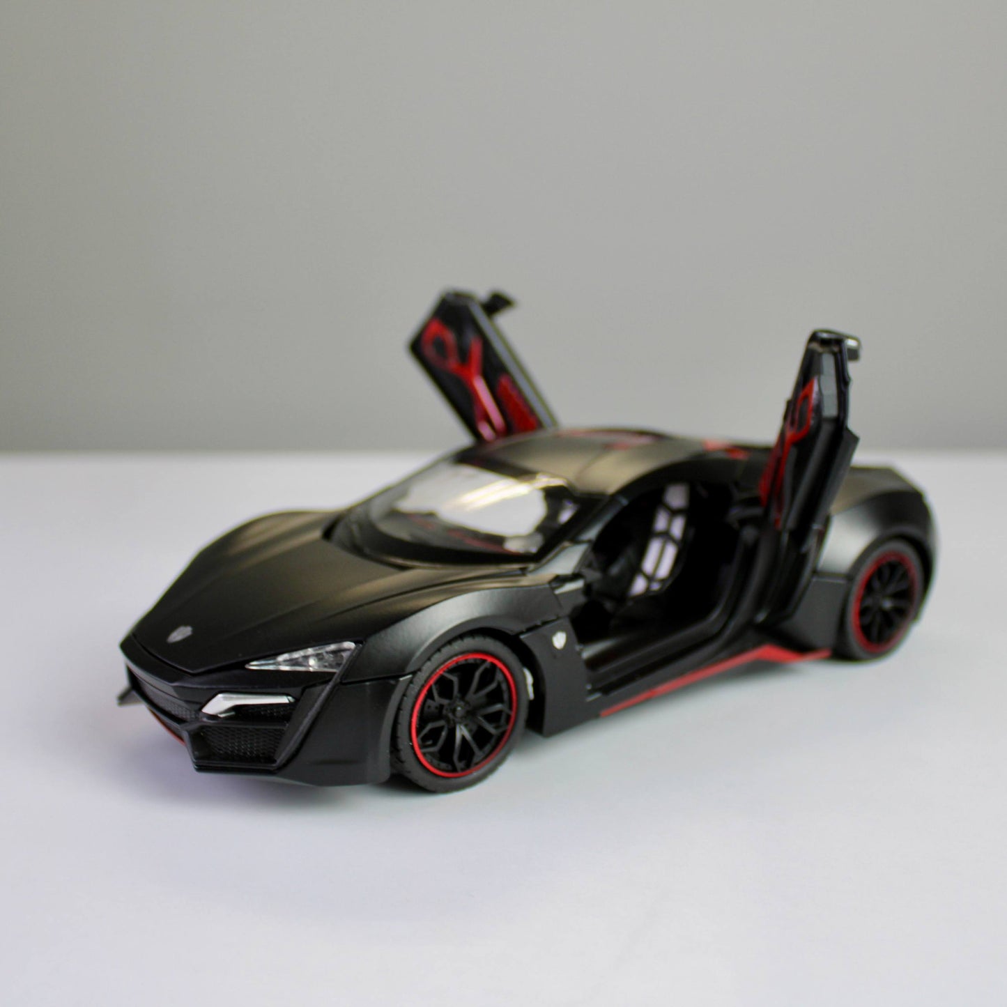 Lykan Hypersport Diecast Model – 1:24 Scale
