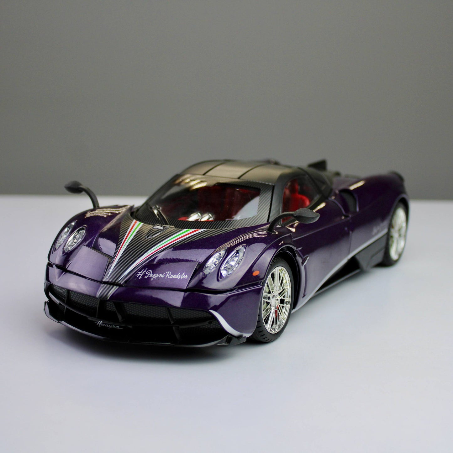 Pagani Huayra Diecast Model – 1:18 Scale (Magnificent Reach)