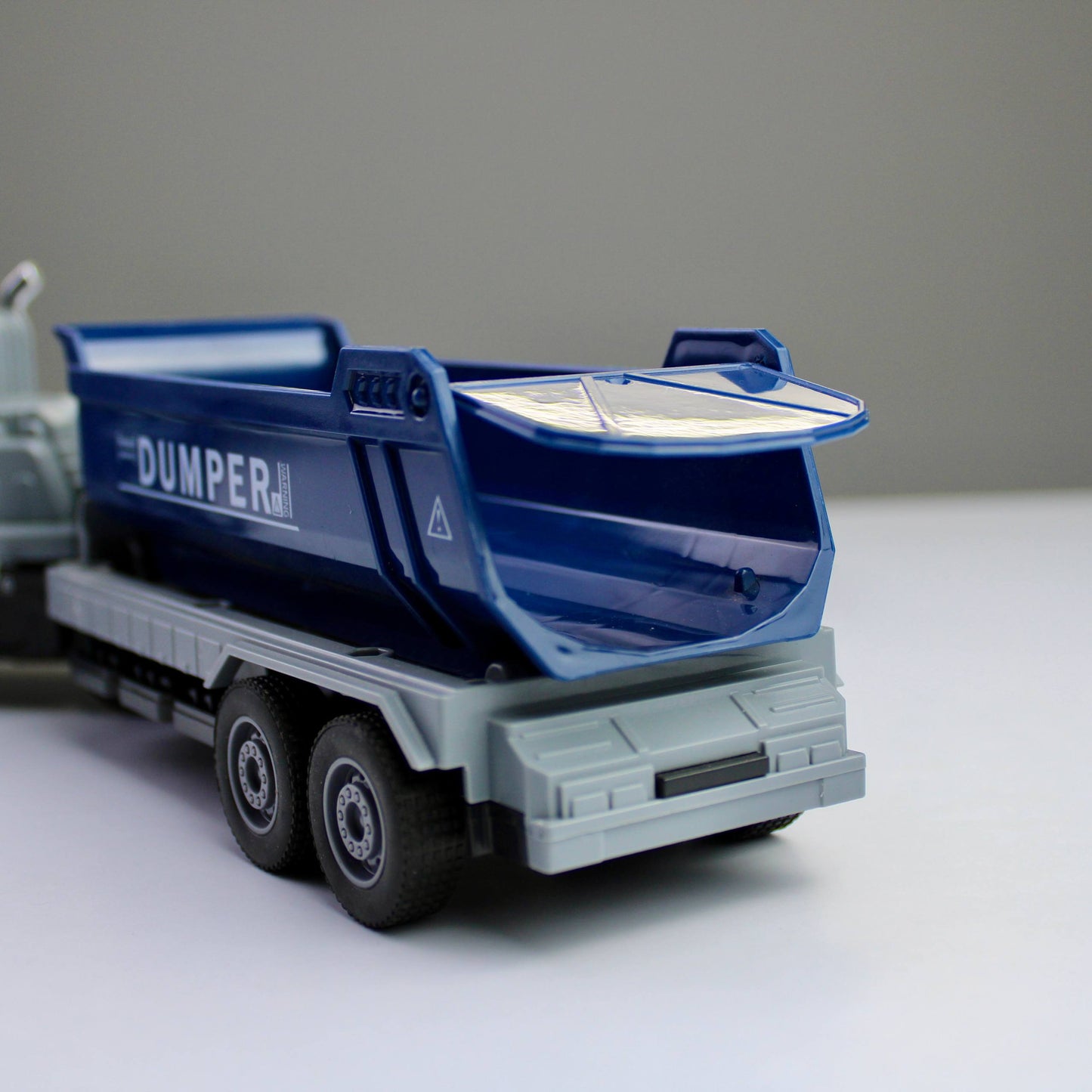 Dumper Truck Diecast Model – Light & Sound