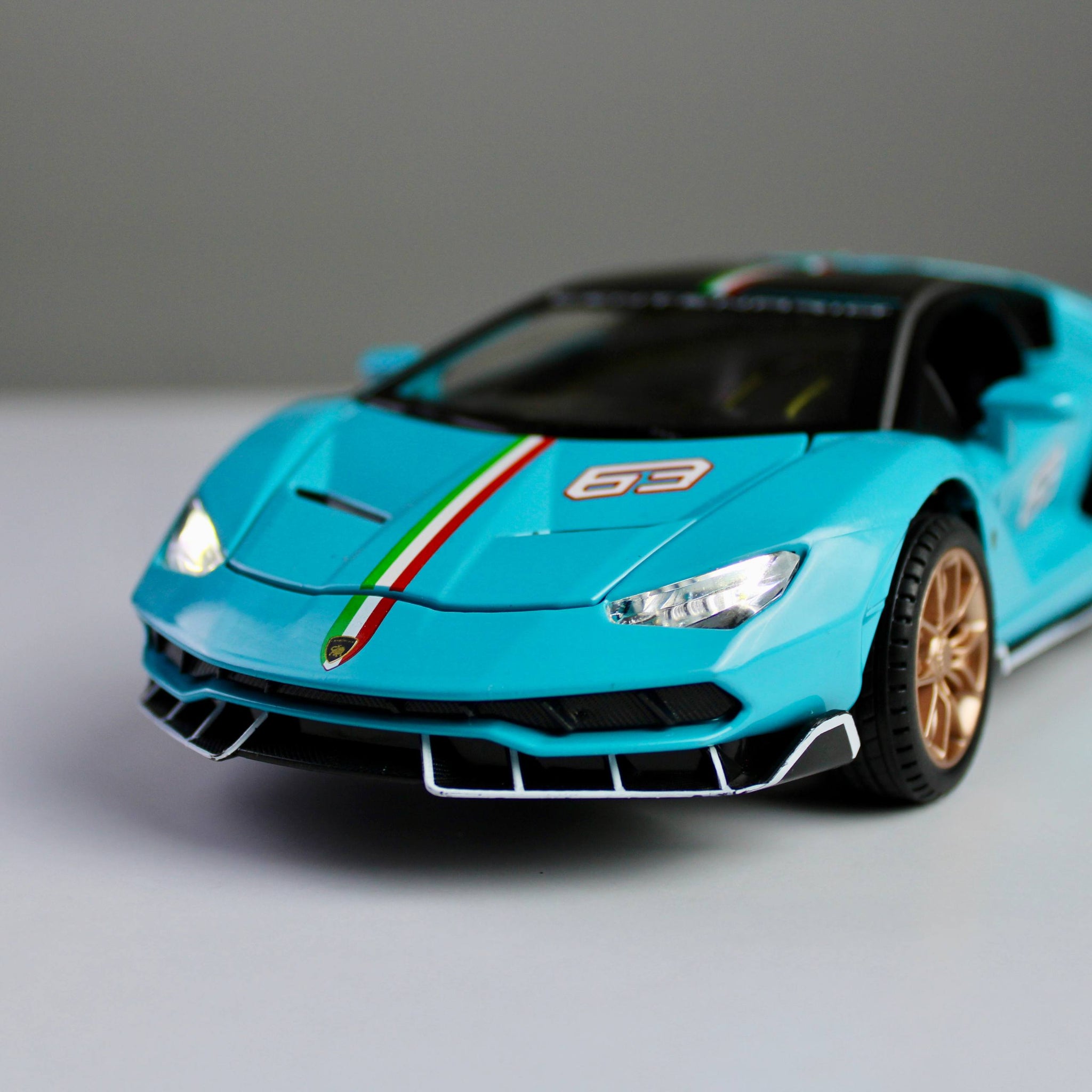Lamborghini Centenario 1:24 Die-Cast Model Car