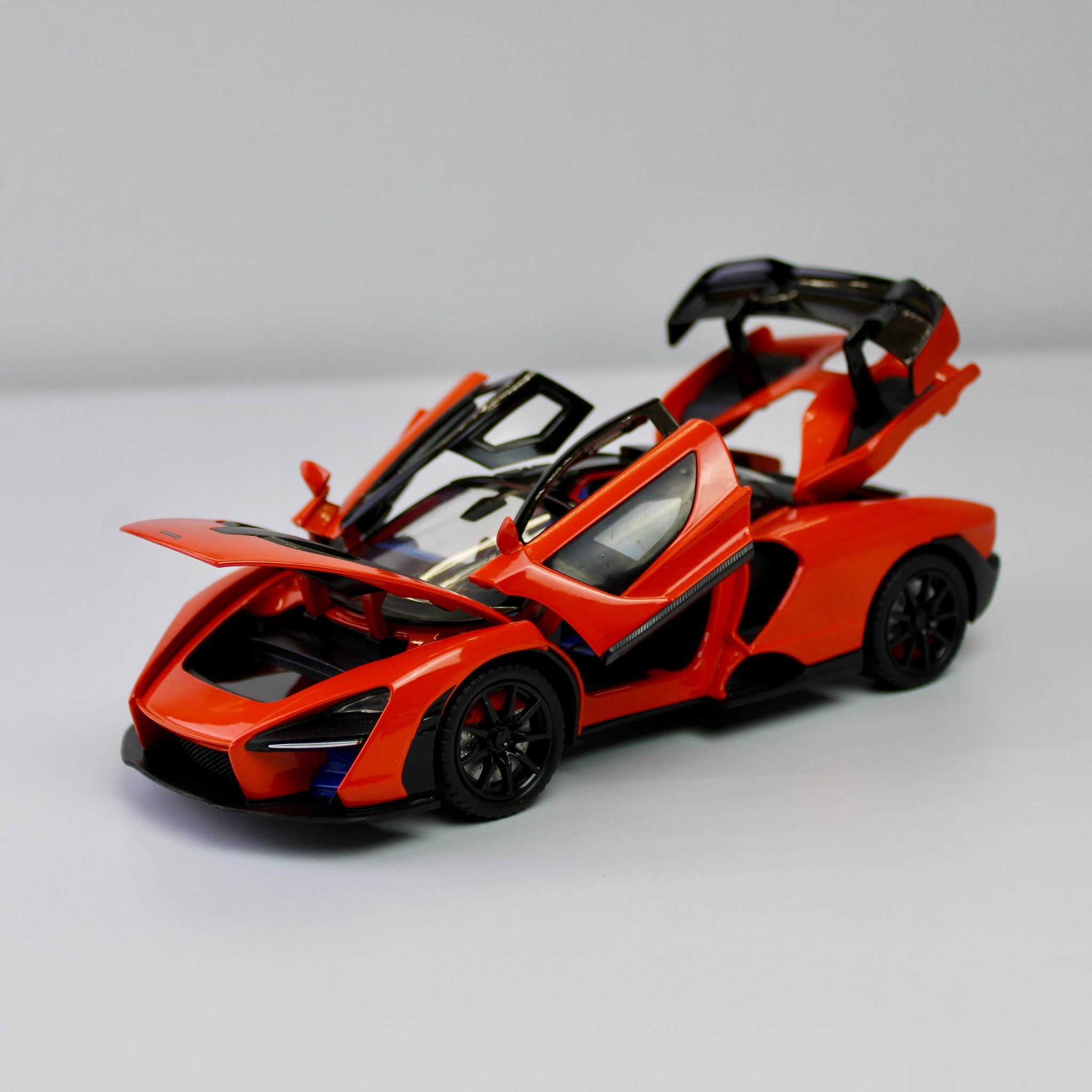 McLaren 1:24 Scale Die-Cast Car