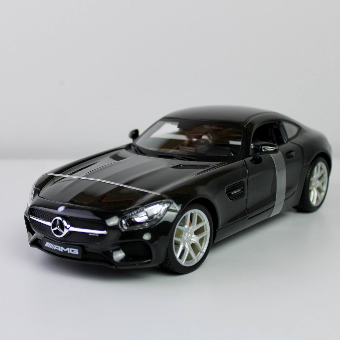 مايستو مرسيدس-AMG GT 1:18 سيارة موديل مصبوبة – الإصدار الأسود