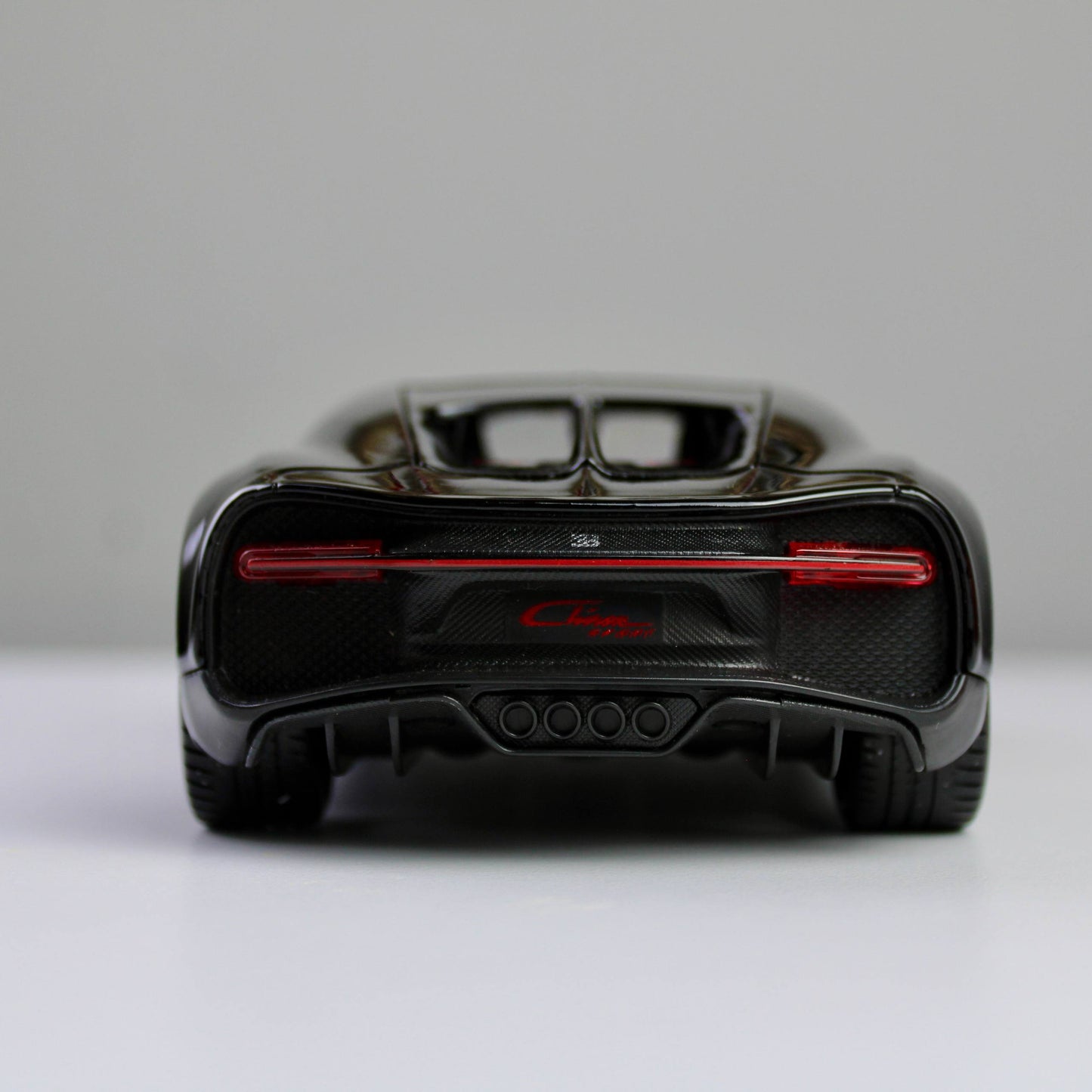 Maisto Bugatti Chiron Sport 1:24 Die-Cast Model Car