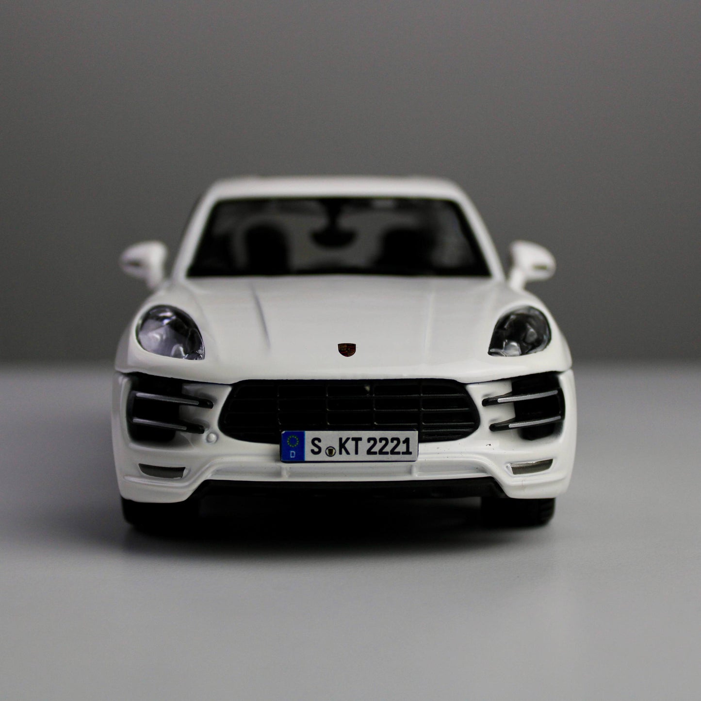 Bburago Porsche Macan 1:24 Die-Cast Model SUV – Star Collezione