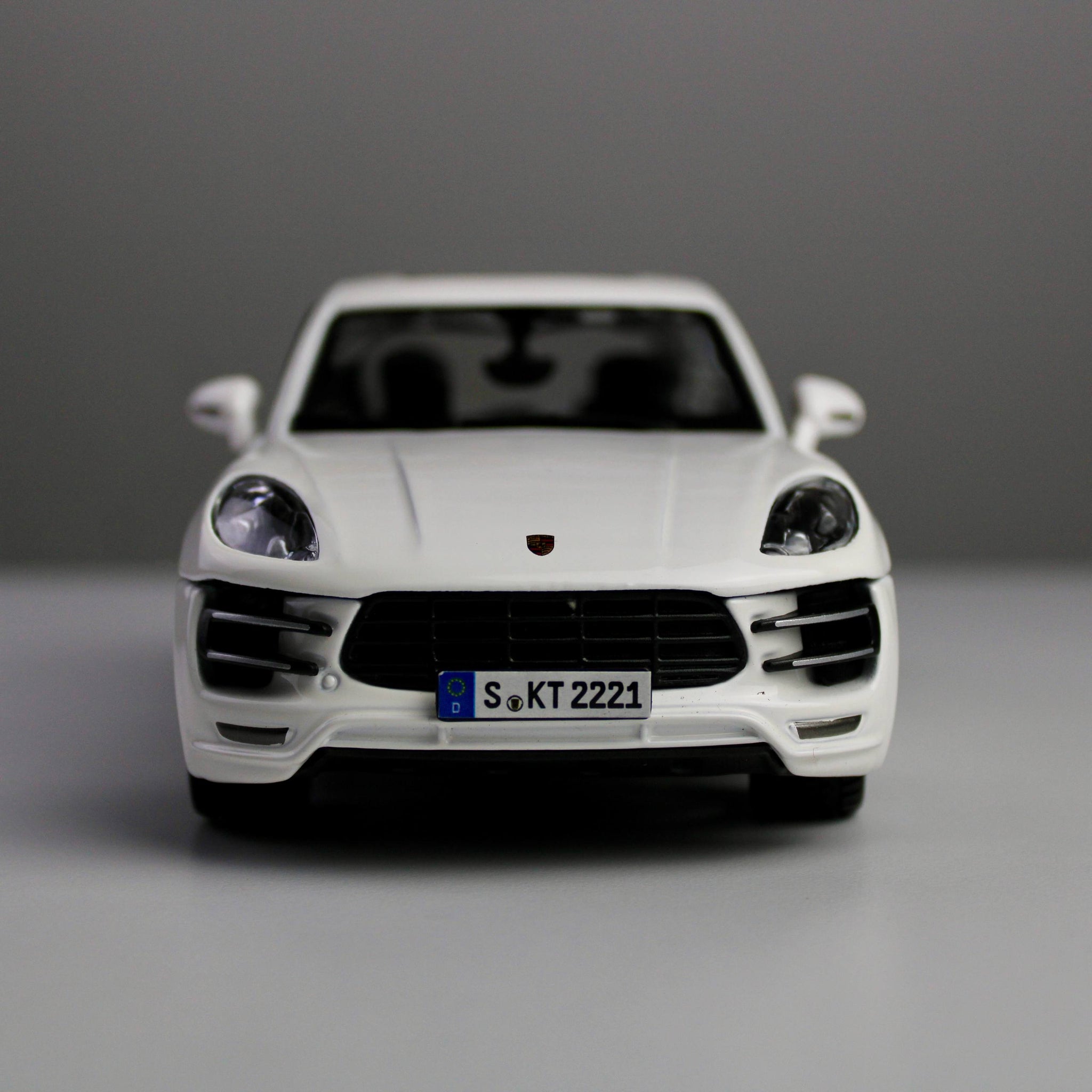 Bburago Porsche Macan 1:24 Die-Cast Model SUV – Star Collezione