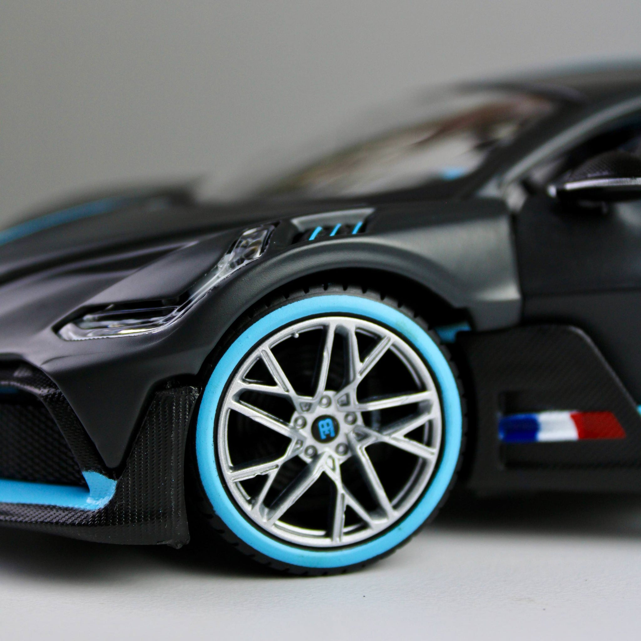 Maisto Bugatti Divo 1:24 Die-Cast Model Car