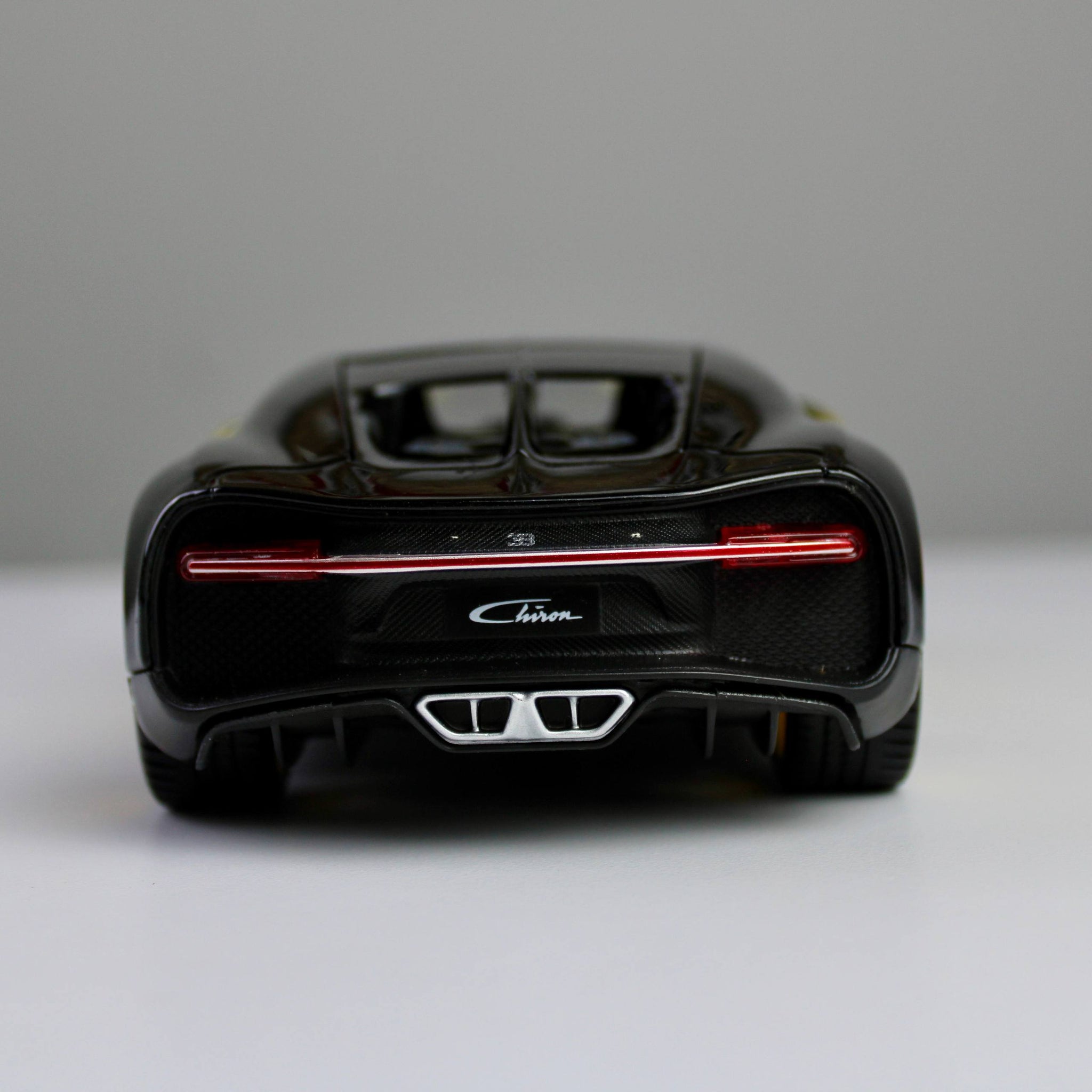 Maisto Bugatti Chiron 1:24 Die-Cast Model Car