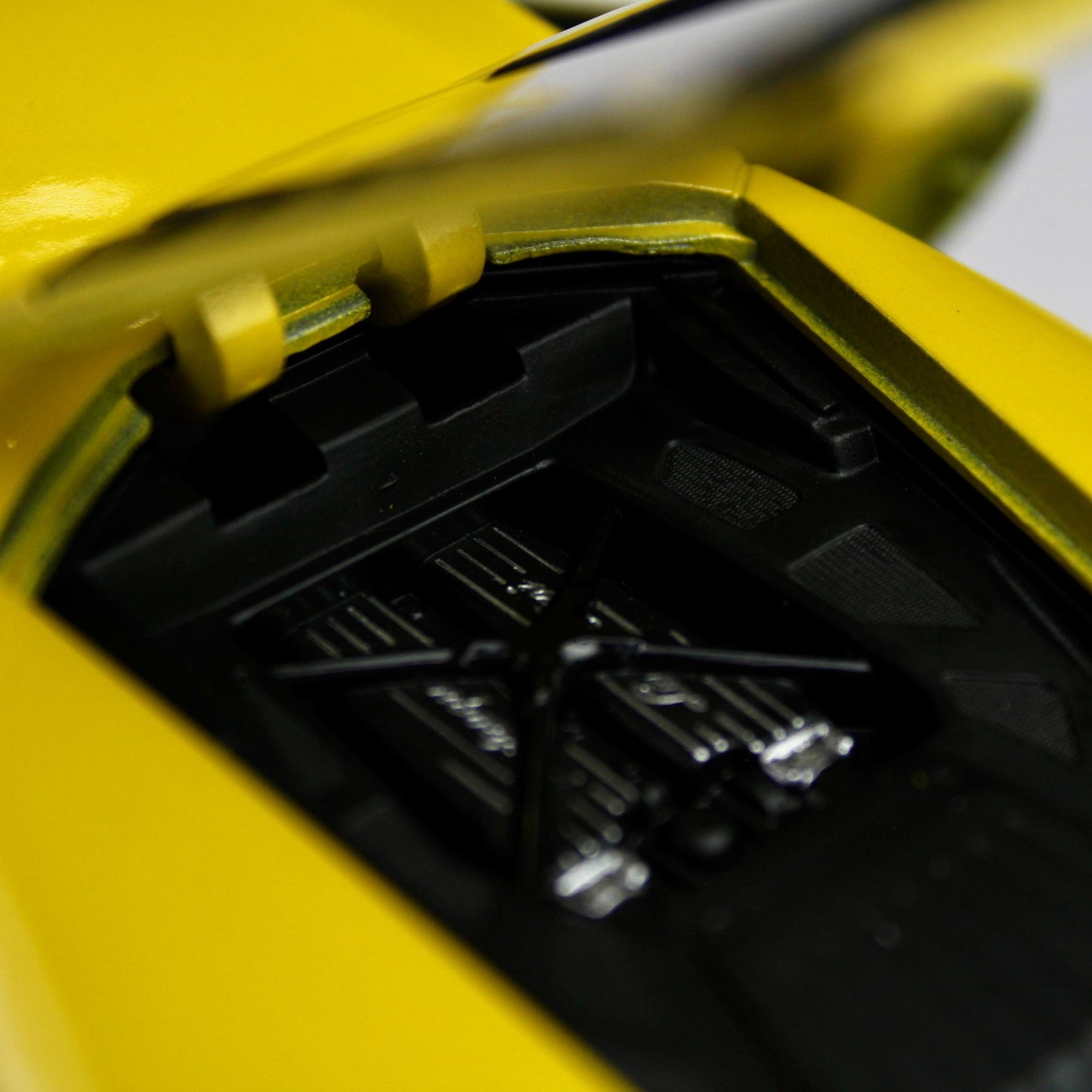 Maisto Lamborghini Huracán LP 610-4 1:24 Die-Cast Model Car