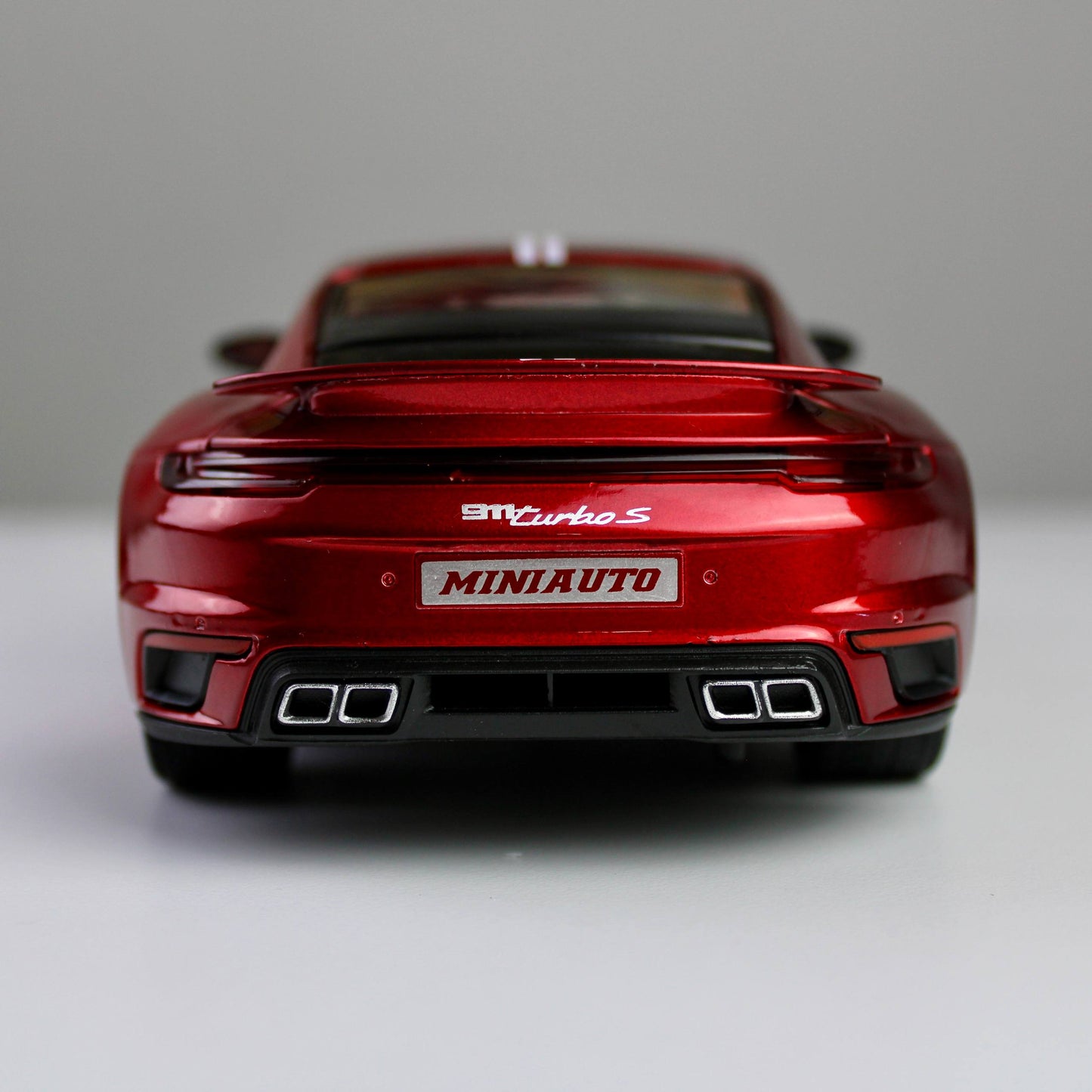 Porsche 911 Turbo 1:24 Die-Cast Model Car