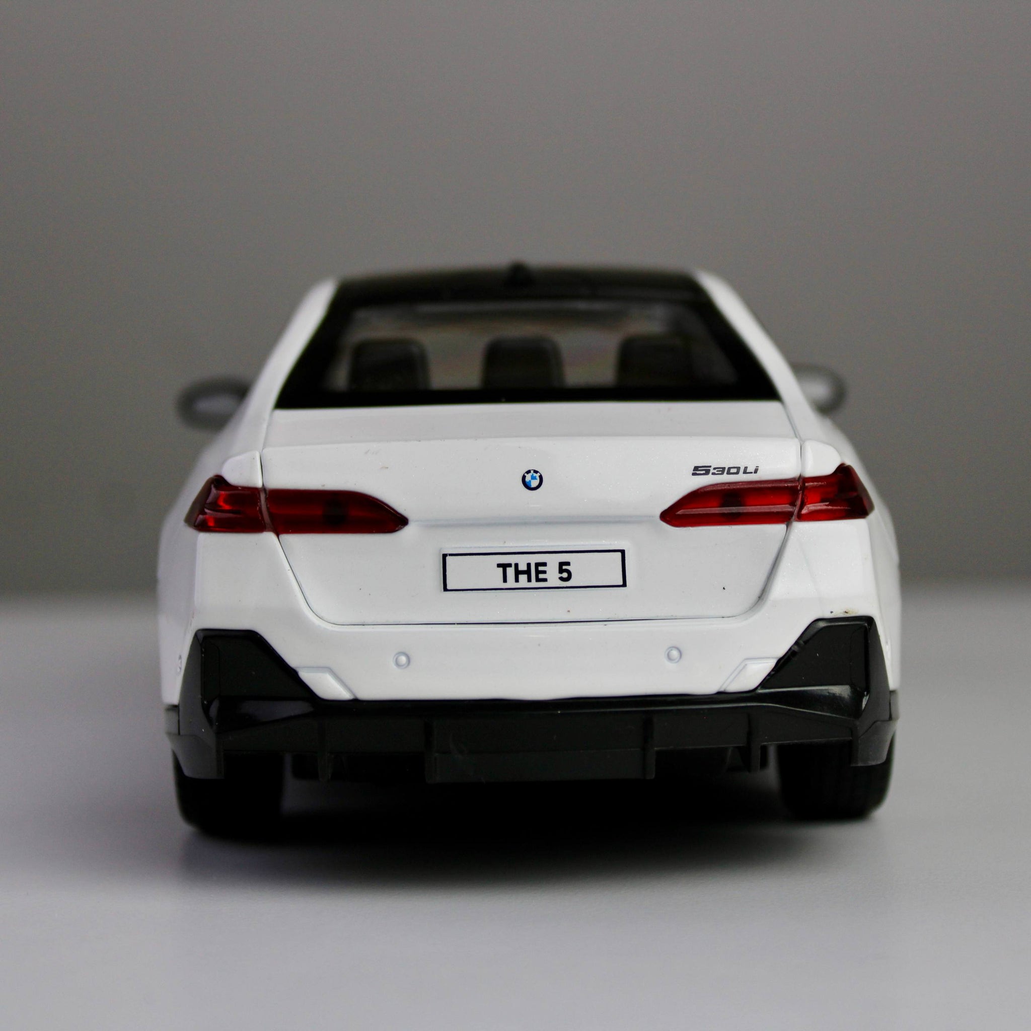 BMW 530Li 1:24 Die-Cast Model Car