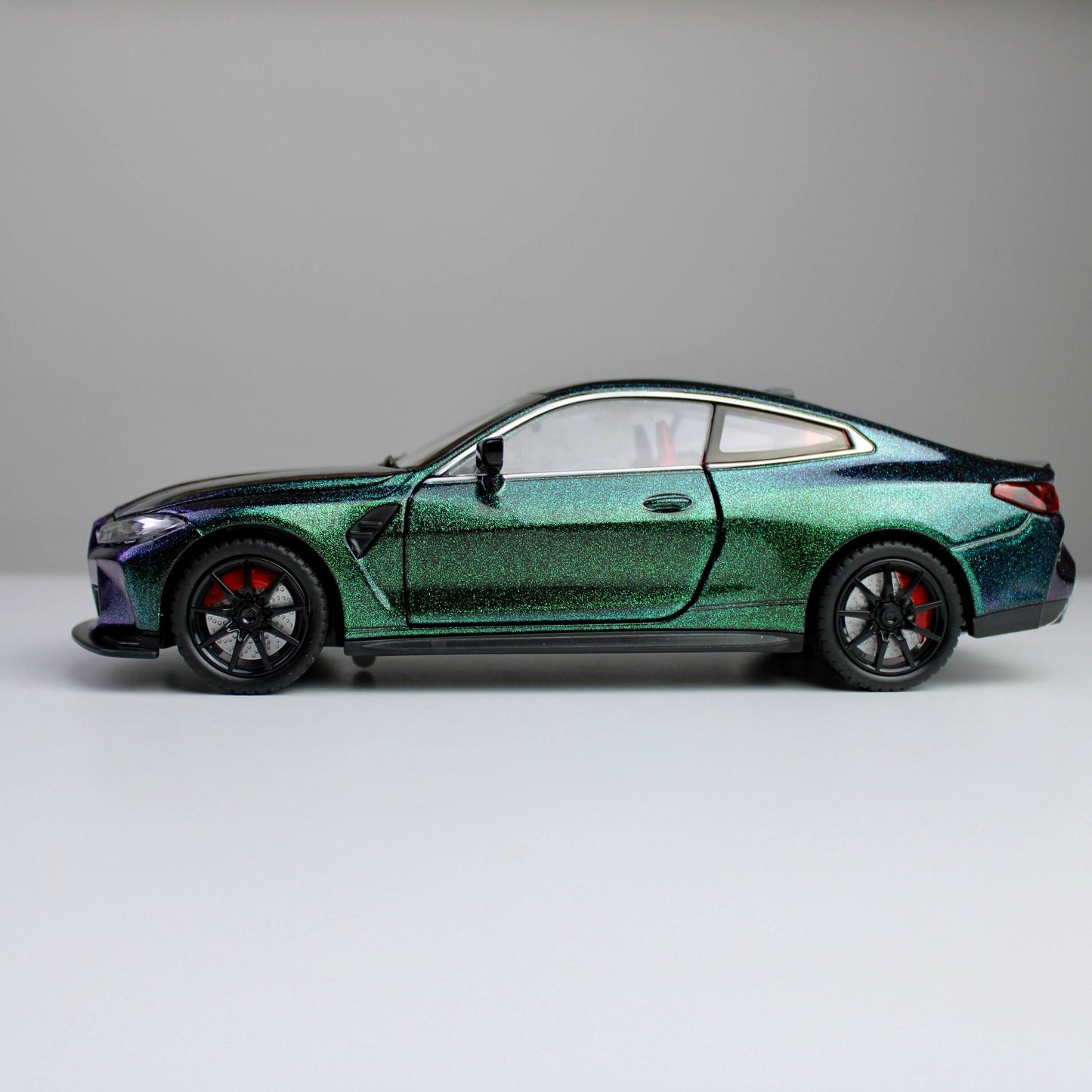 BMW M4 CSL – 1:24 Die-Cast Sports Car Model with Light & Sound
