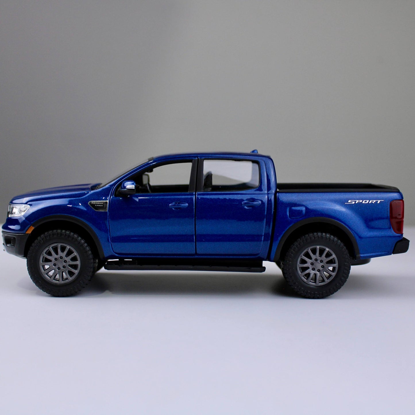Ford Ranger 2019 Die-Cast Model Car – Maisto Special Edition (1:27 Scale)