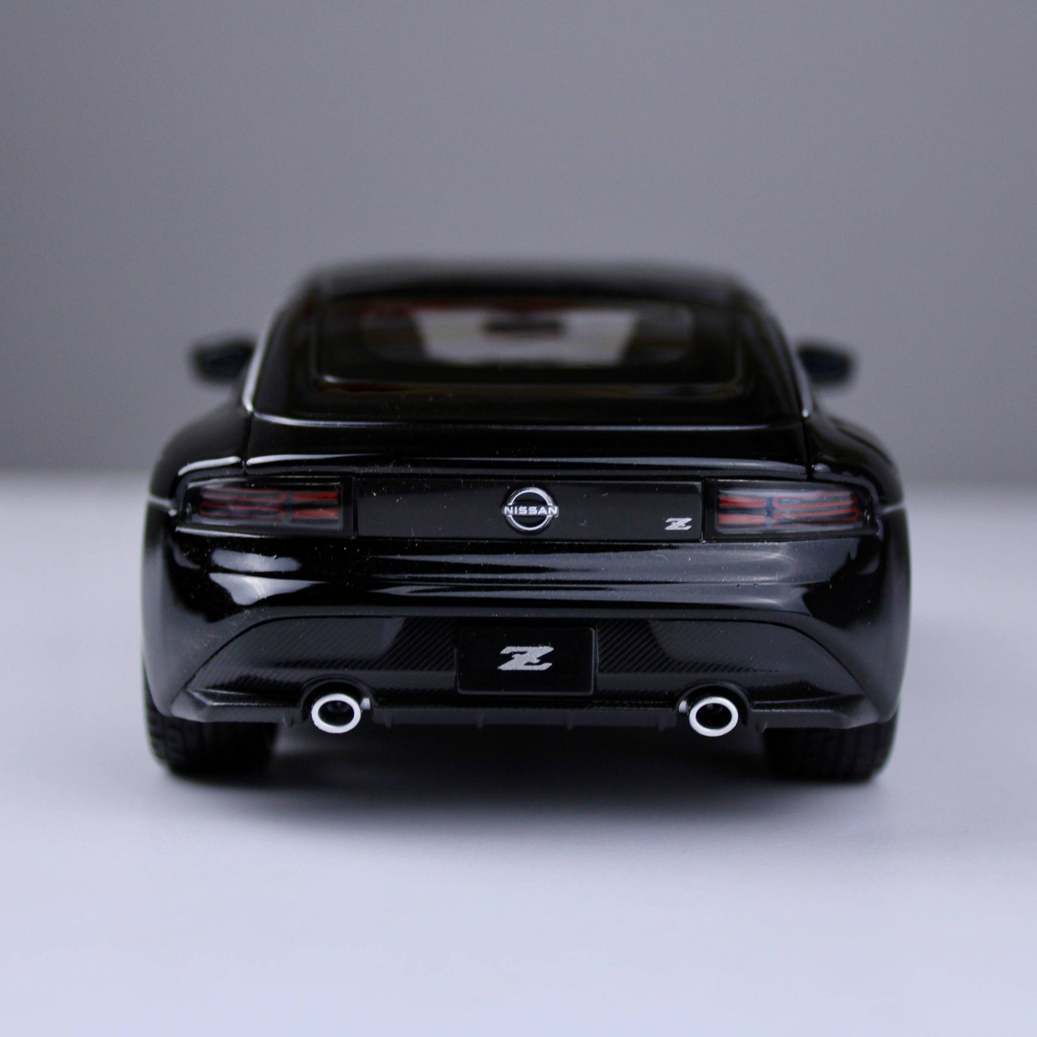 Nissan Z 2023 Die-Cast Model Car – Maisto Special Edition (1:24 Scale)