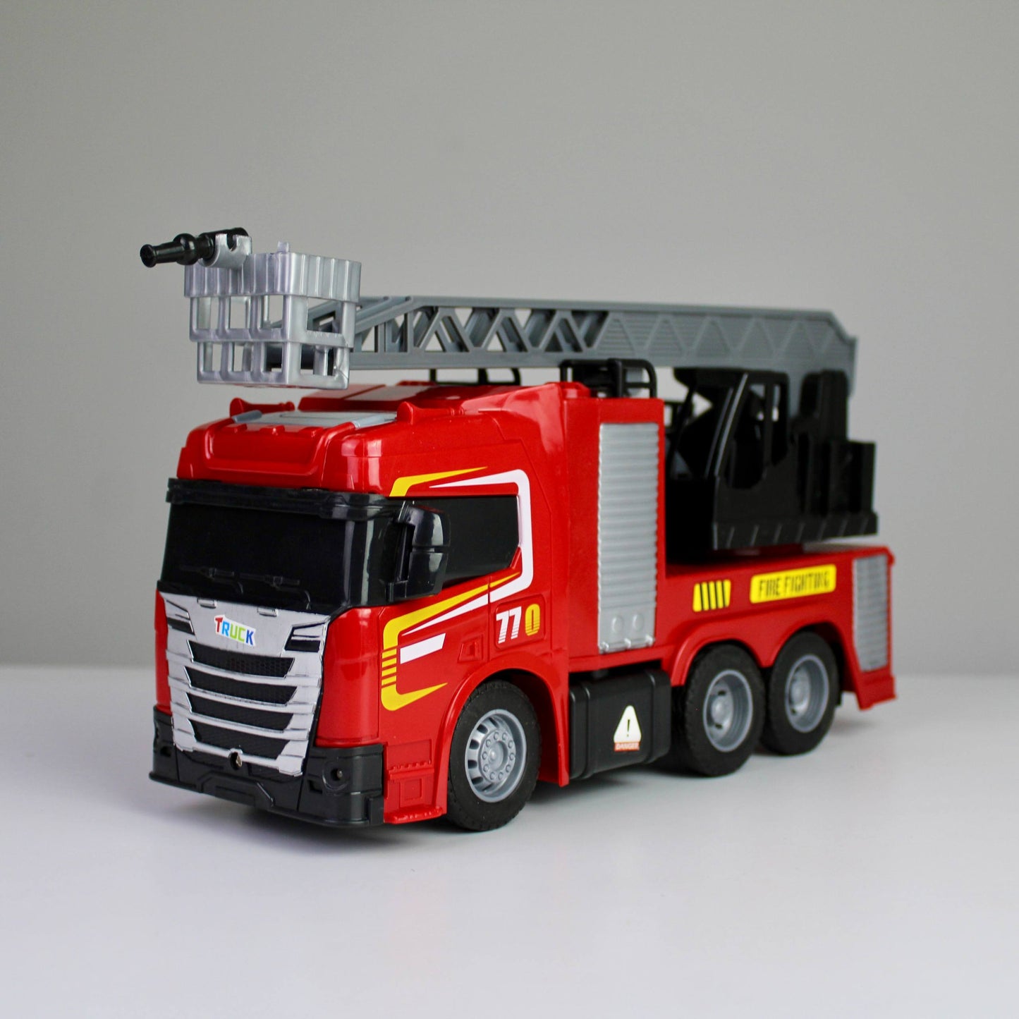 Large RC Fire Truck – USB Rechargeable with Movable Ladder