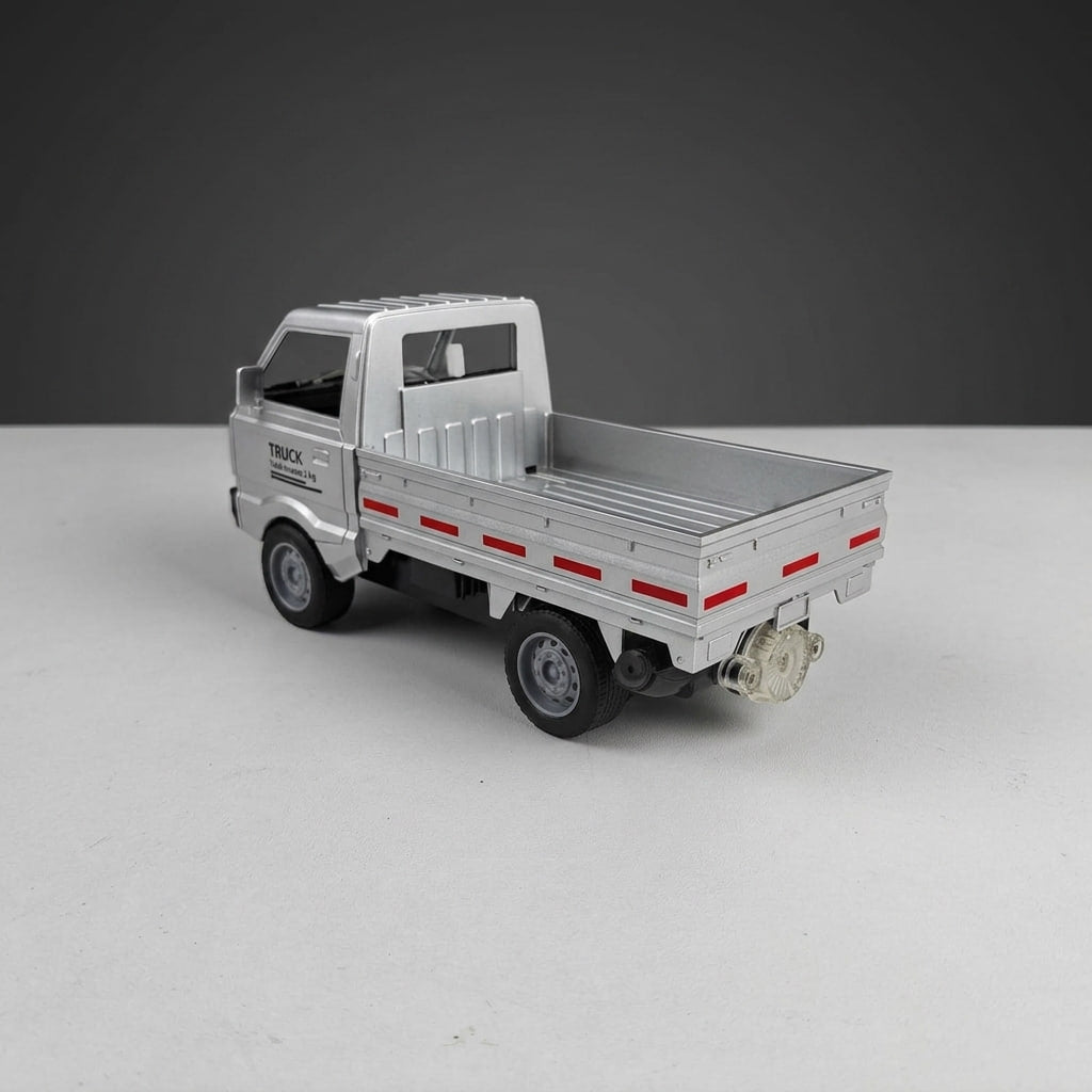 1:22 Plastic Cargo Truck – Light, Sound & Water Vapor