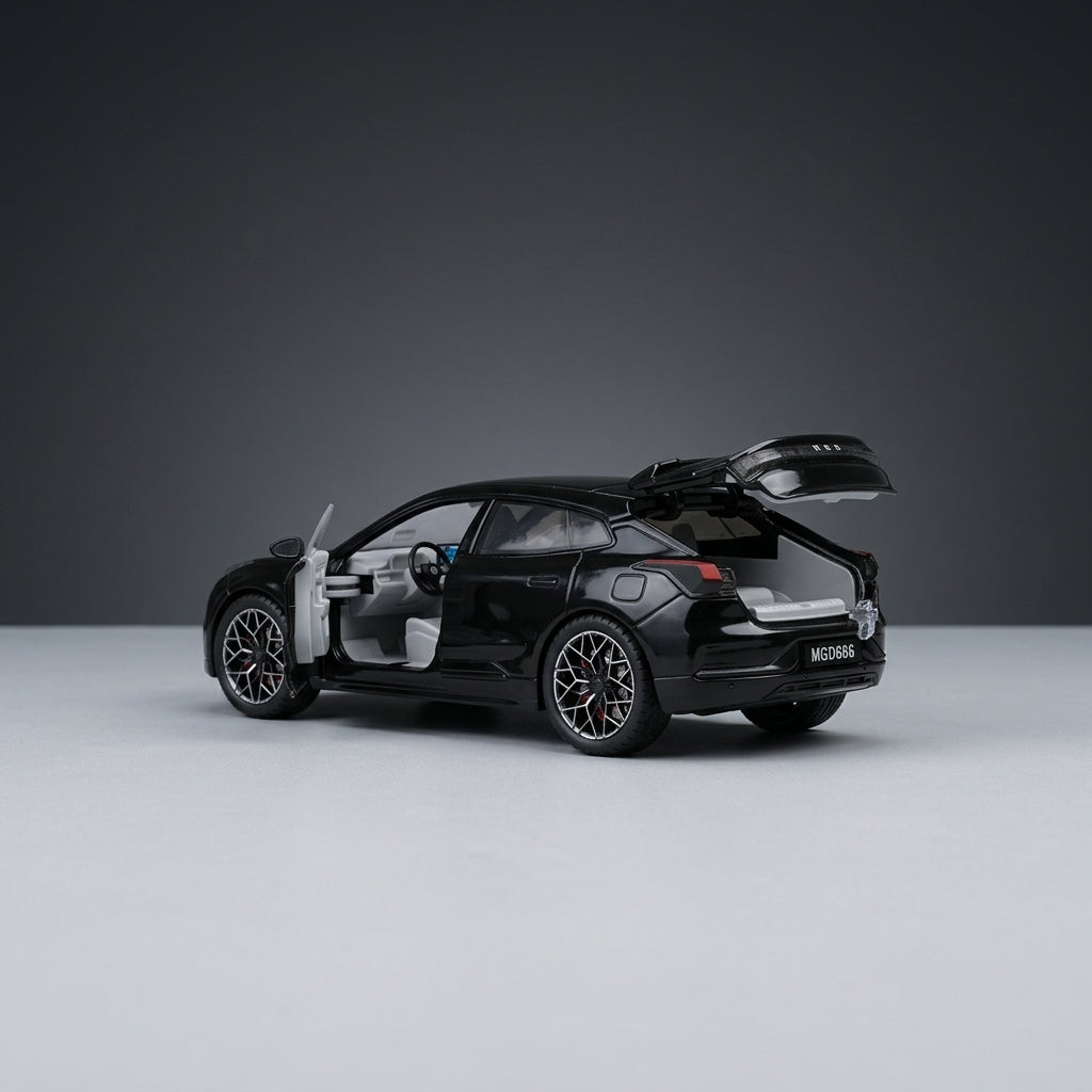 1:24 Plastic Zeekr 001 – Light & Sound Model Car