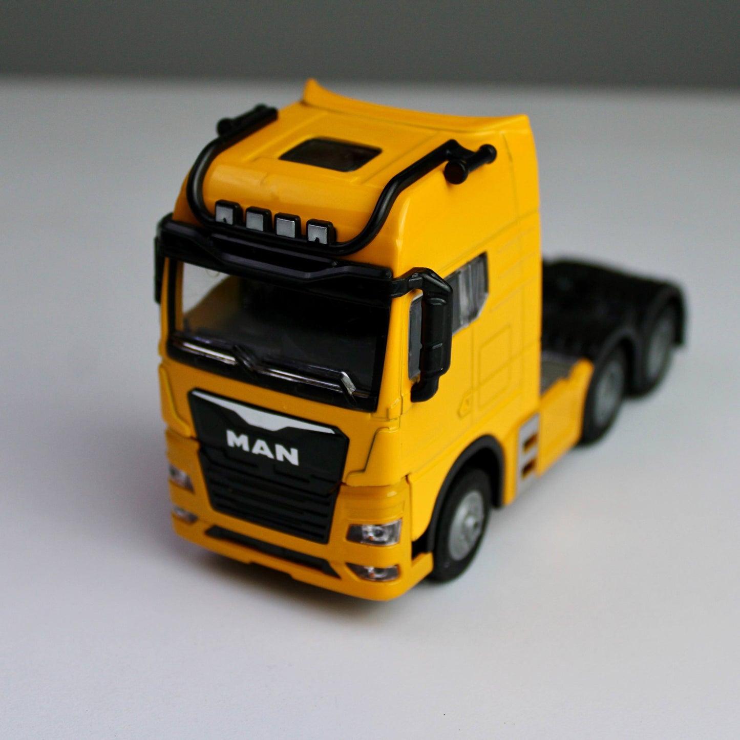 MAN TGX Truck Diecast Model 1:38