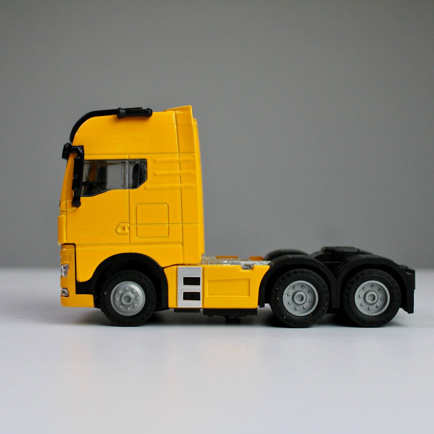 MAN TGX Truck Diecast Model 1:38