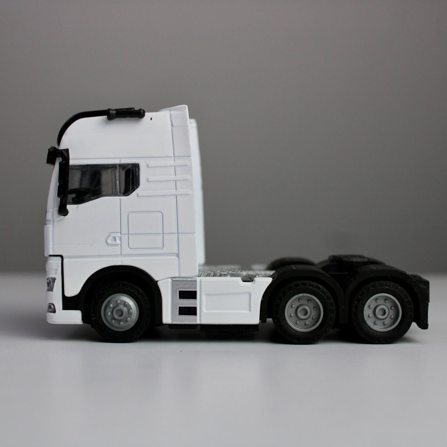 MAN TGX Truck Diecast Model 1:38