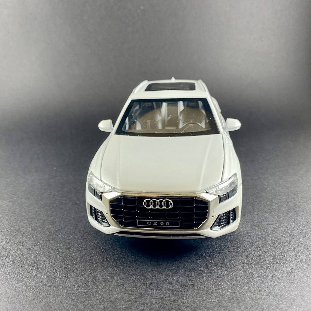 Audi Q8 1:24 Scale Die-Cast Model Car