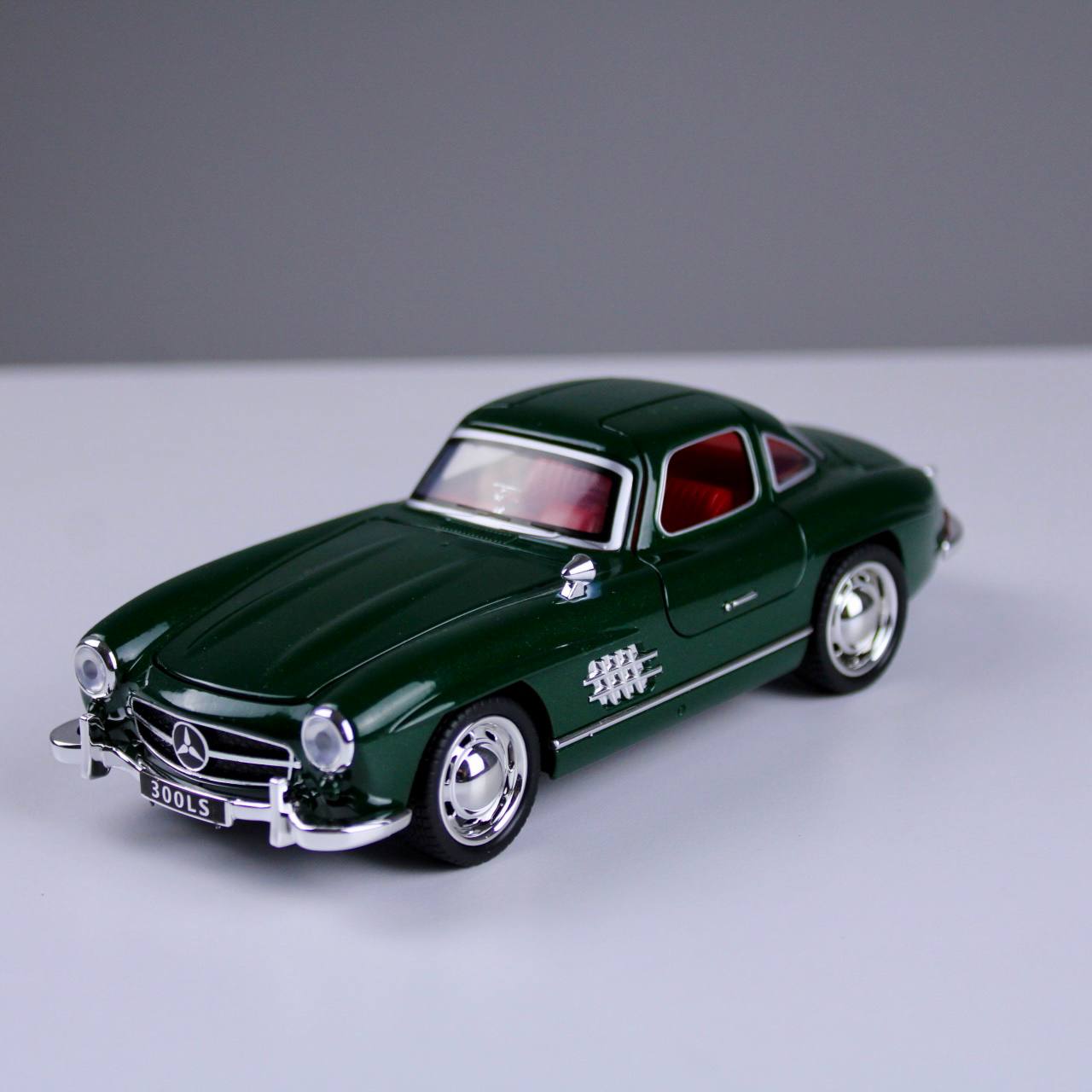 Mercedes-Benz 300SL 1:32 Scale Die-Cast Model Car