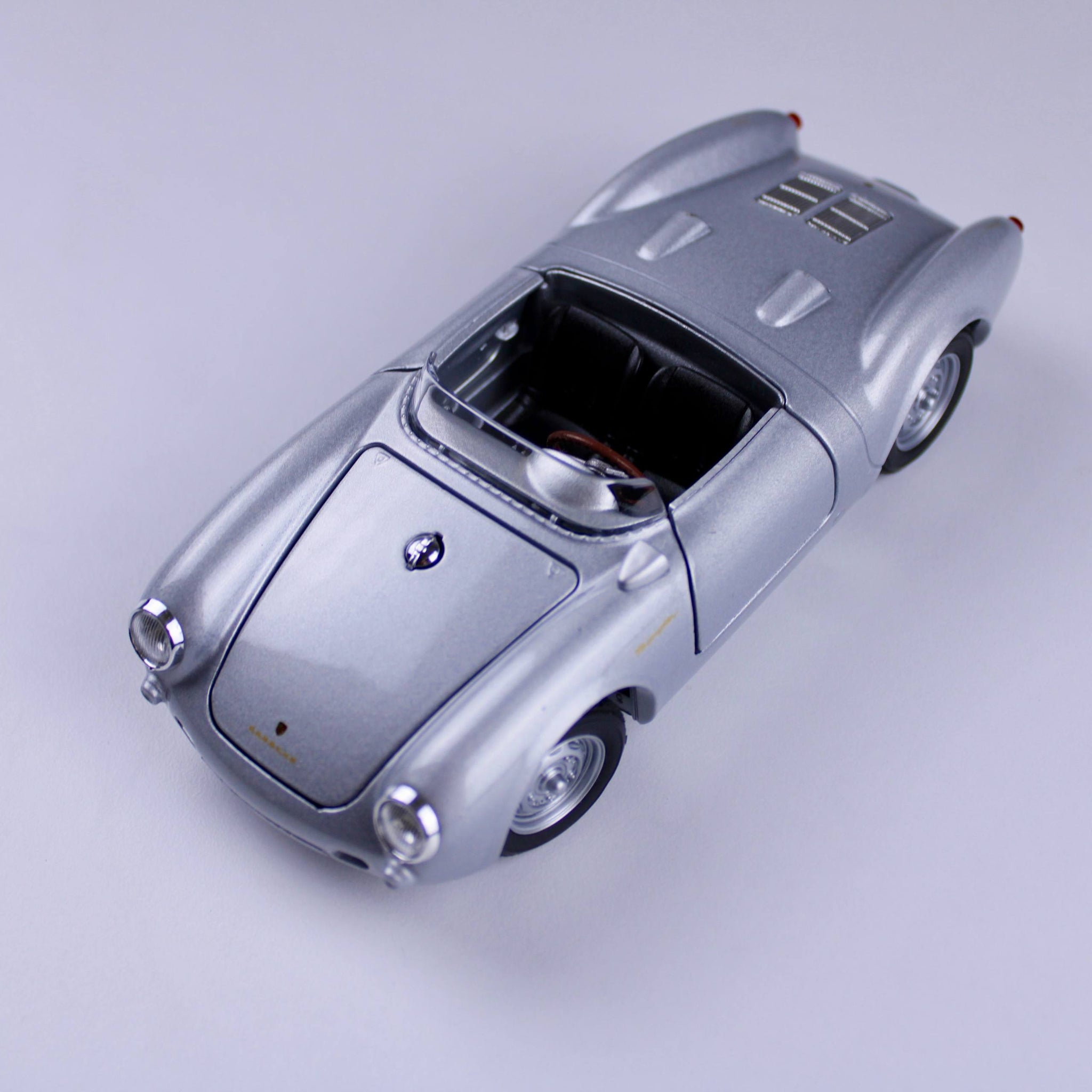 Porsche 550 Spyder 1955 Die-Cast Model – Welly Scale 1:24