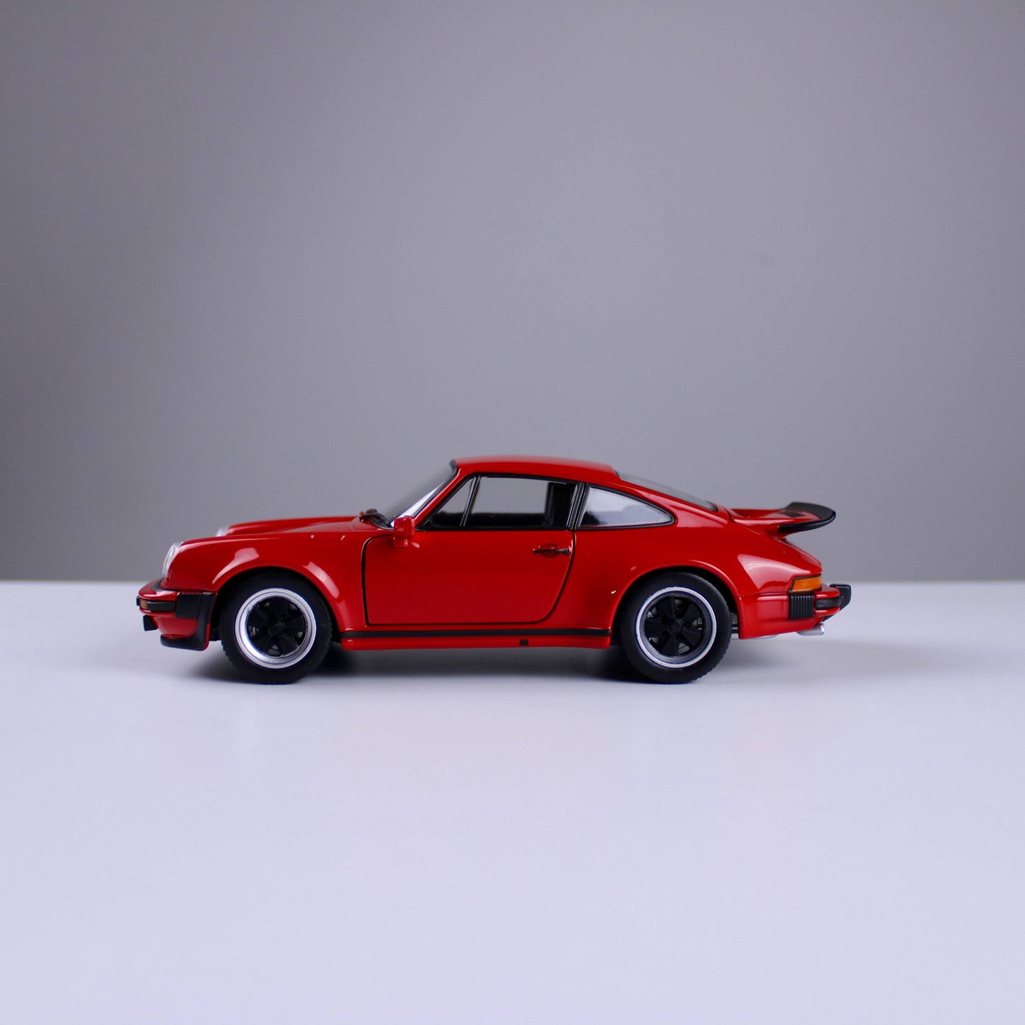 Porsche 911 Turbo Die-Cast Model – Red