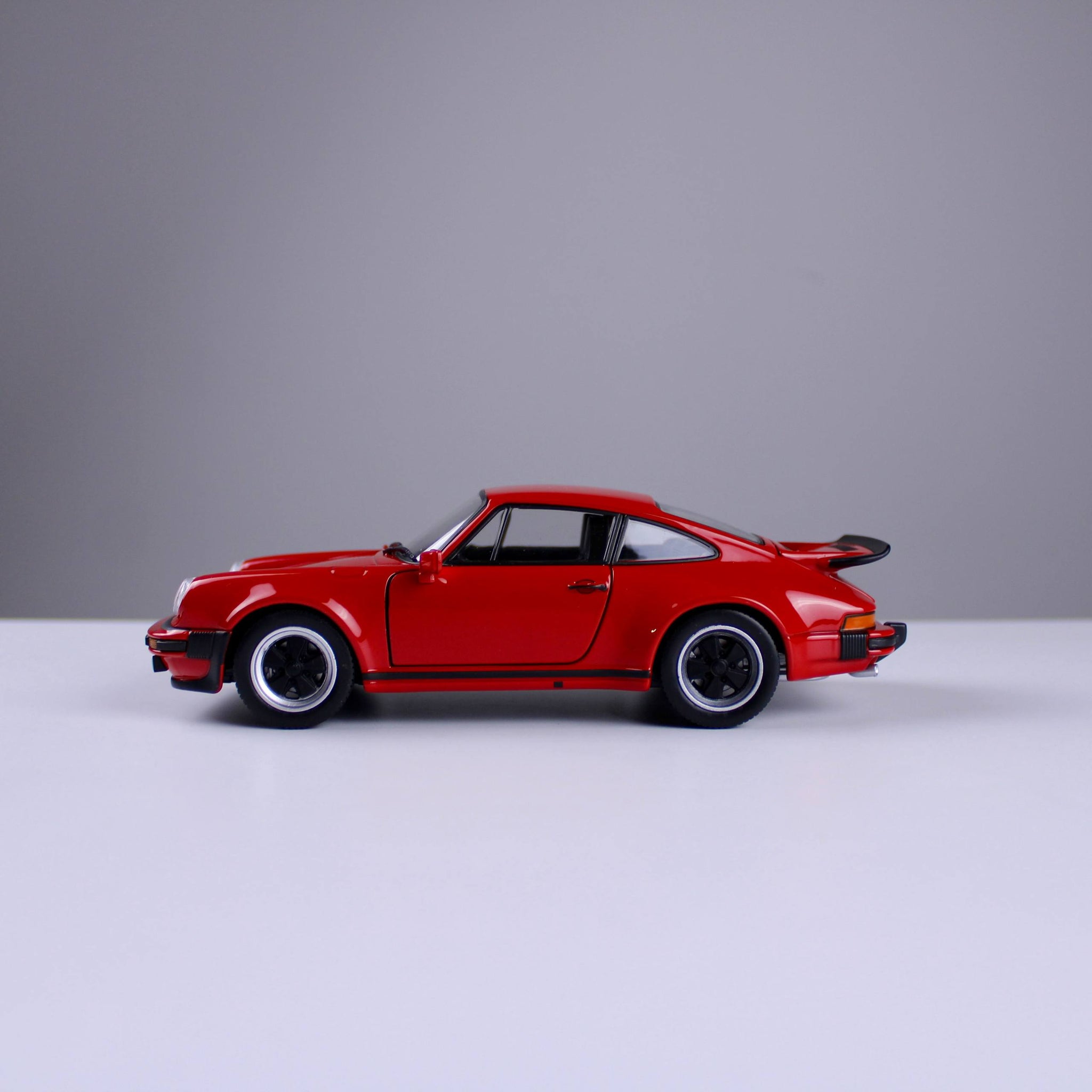 Porsche 911 Turbo Die-Cast Model – Red