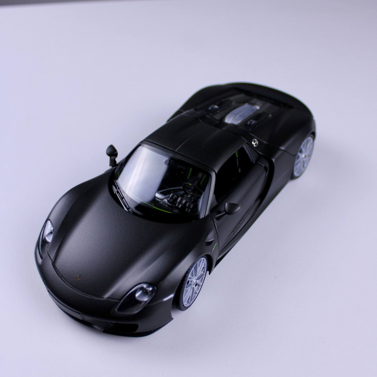 Porsche 918 Spyder Die-Cast Model – Black