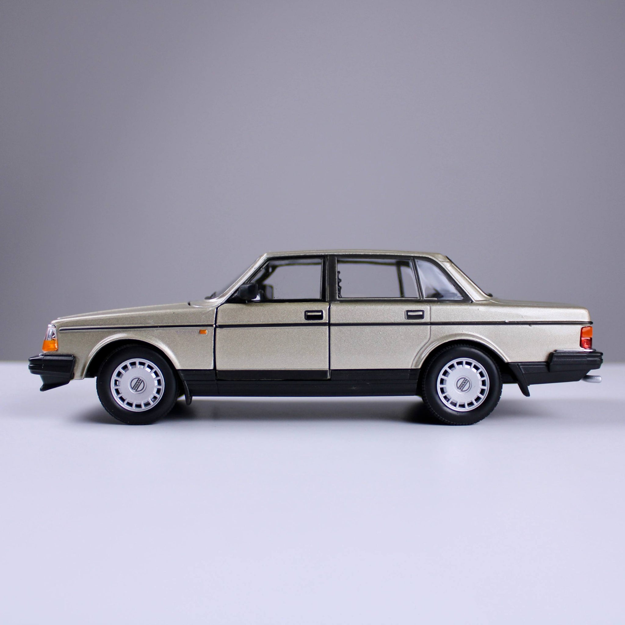 Volvo 240 GL Die-Cast Model – Champagne Color