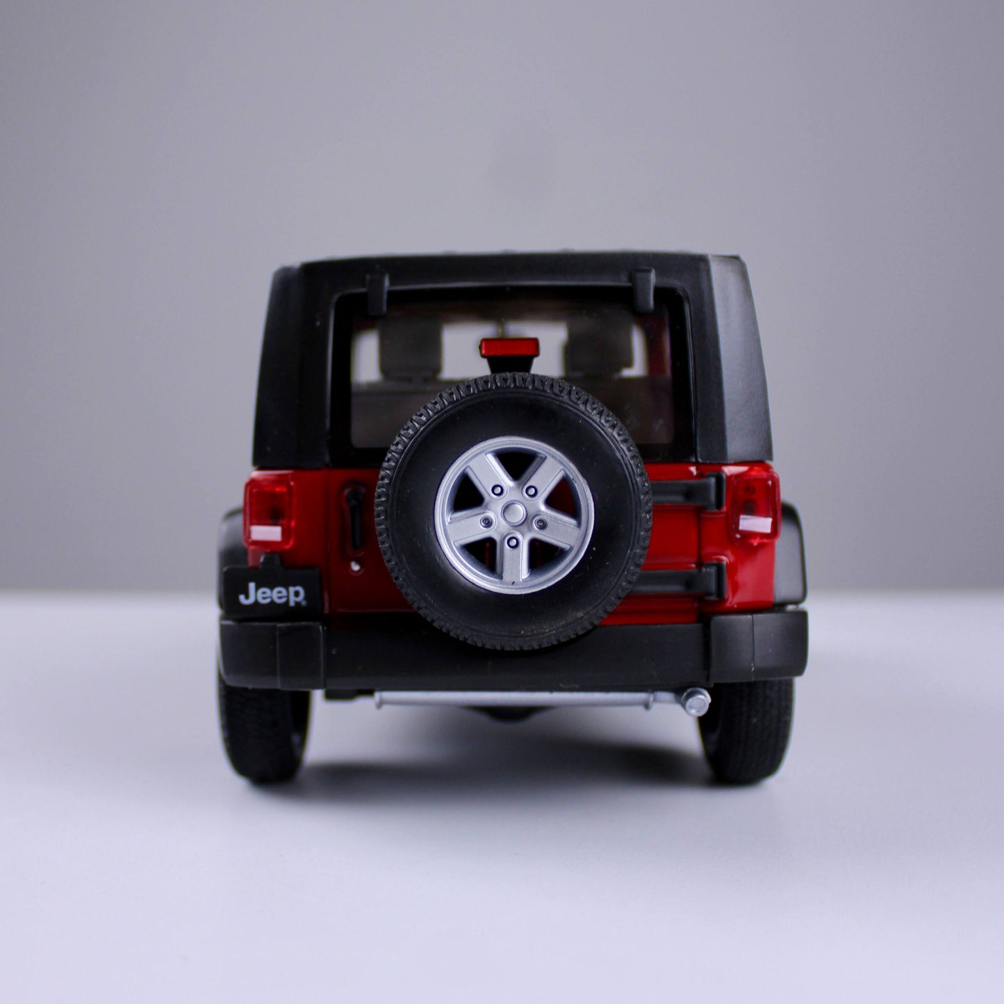 Jeep Wrangler Rubicon Die-Cast Model Car – Red