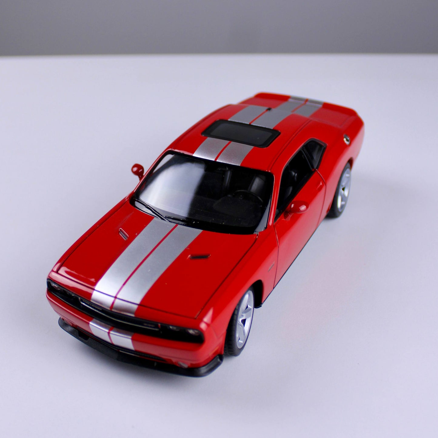 Dodge Challenger SRT 2012 Die-Cast Model Car