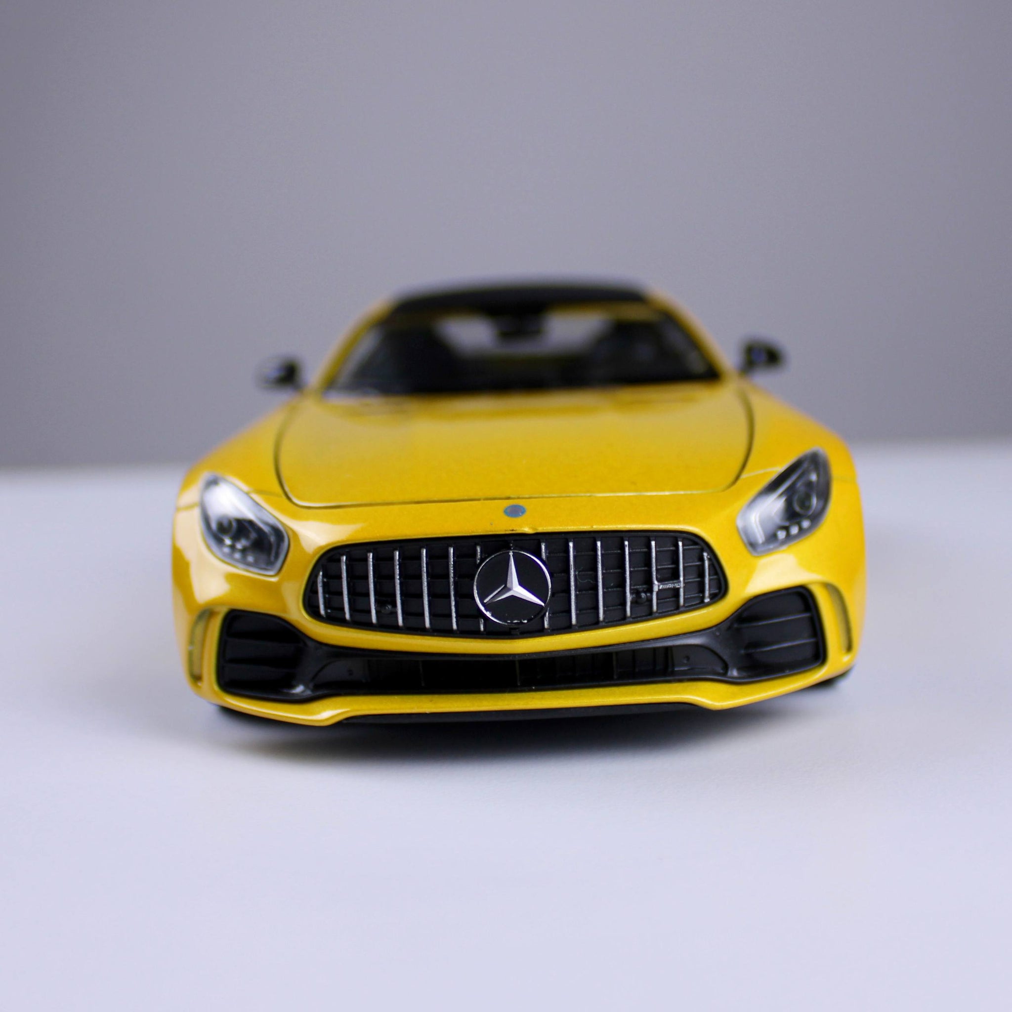 مجسم سيارة مرسيدس-AMG GT R