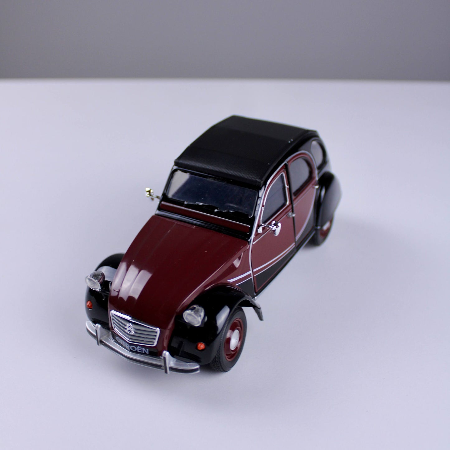 مجسم سيارة Citroën 2CV 6 Charleston