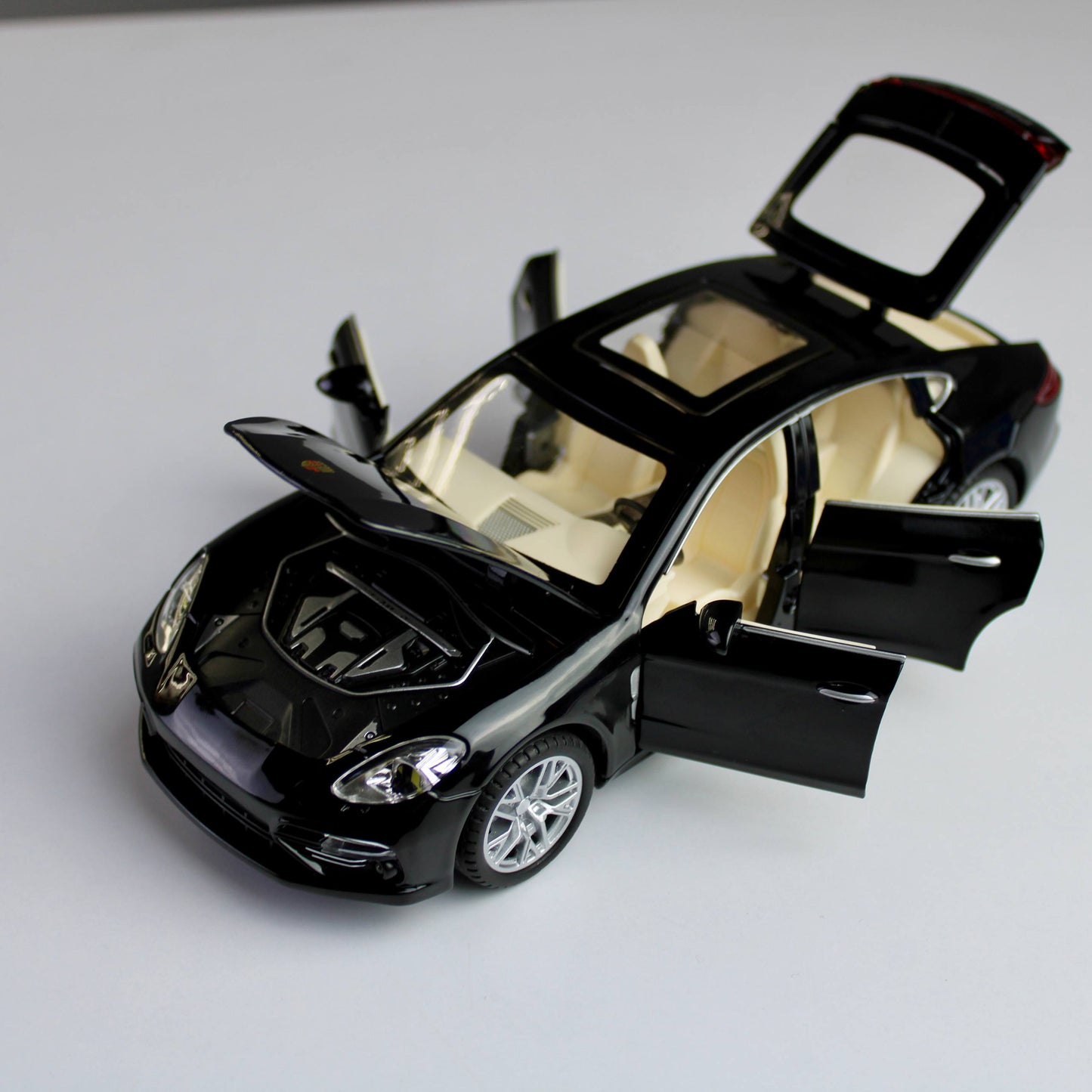 Porsche Panamera Diecast Model – Realistic Luxury Car Replica